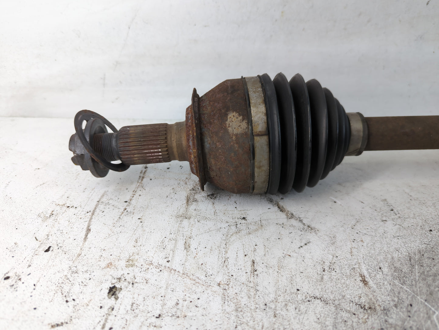 2014-2019 Chevrolet Impala Axle Shaft Front Driver Cv C/v - Oemusedautoparts1.com
