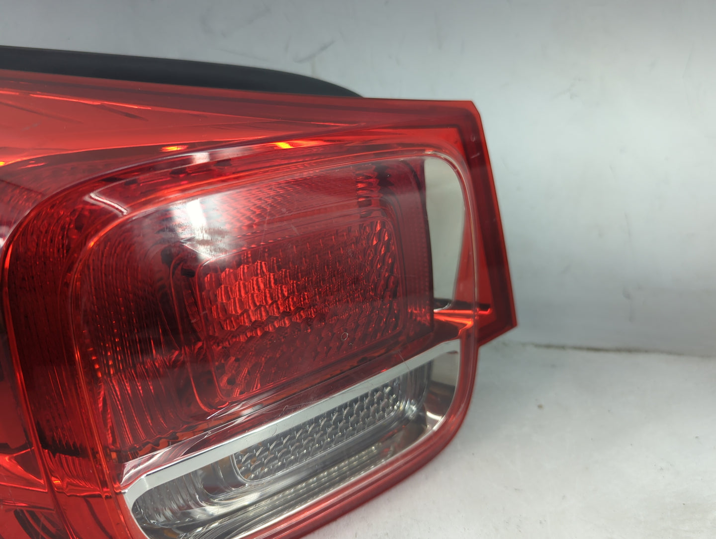 2013-2016 Chevrolet Malibu Tail Light Assembly Driver Left OEM Fits Fits 2013 2014 2015 2016 OEM Used Auto Parts - Oemusedau