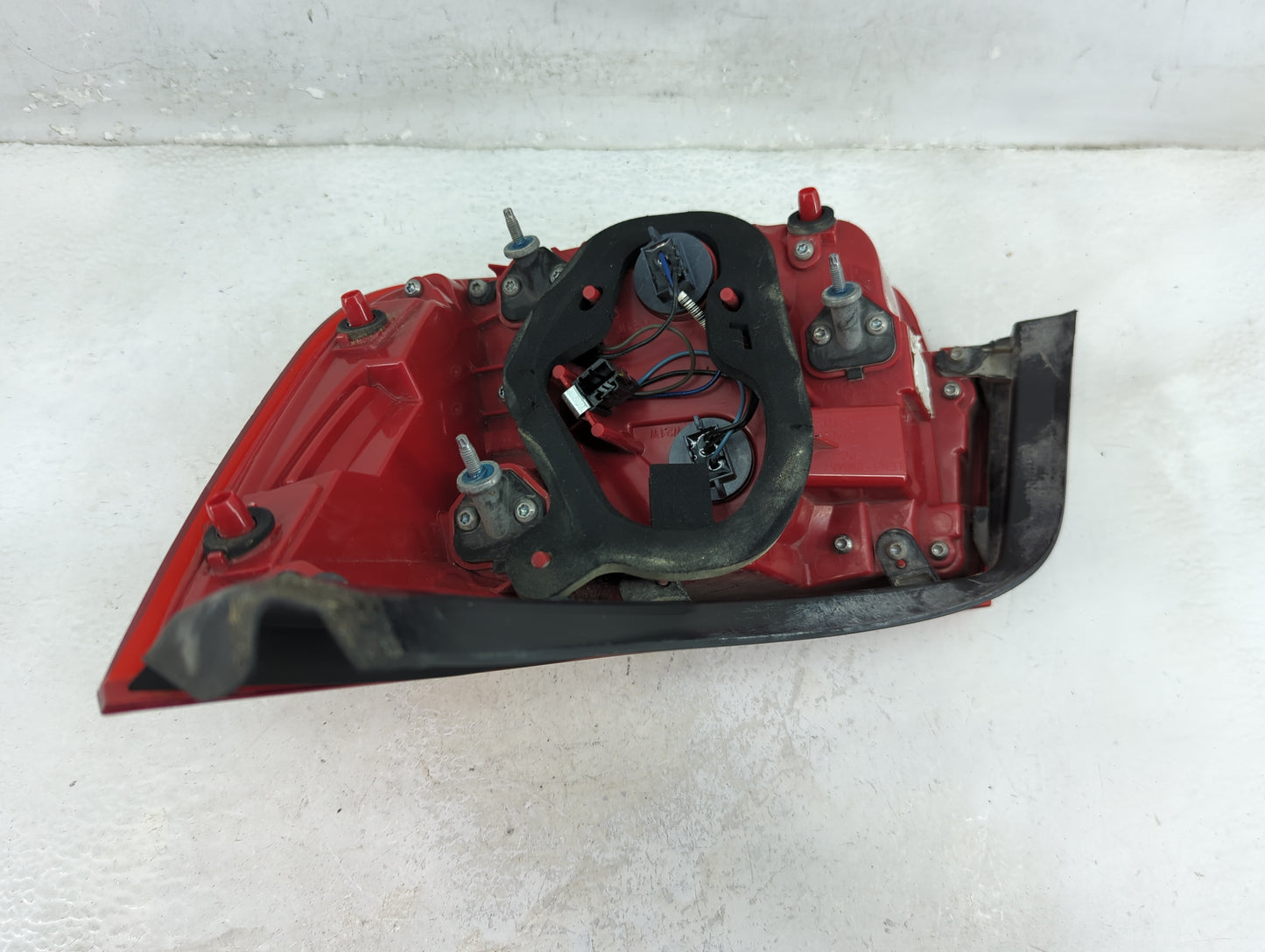 2013-2016 Chevrolet Malibu Tail Light Assembly Driver Left OEM Fits Fits 2013 2014 2015 2016 OEM Used Auto Parts - Oemusedau
