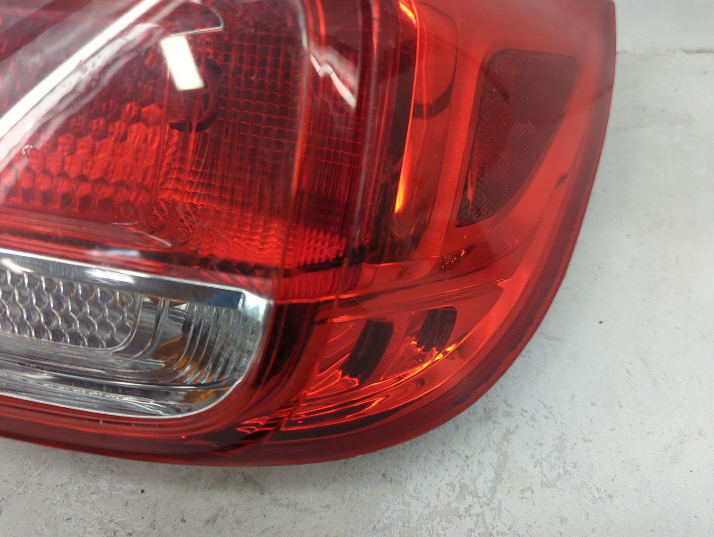 2013-2016 Chevrolet Malibu Tail Light Assembly Passenger Right OEM Fits Fits 2013 2014 2015 2016 OEM Used Auto Parts - Oemus