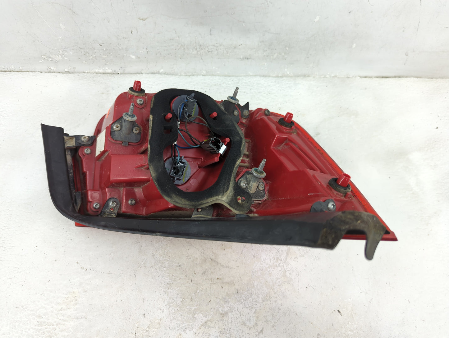 2013-2016 Chevrolet Malibu Tail Light Assembly Passenger Right OEM Fits Fits 2013 2014 2015 2016 OEM Used Auto Parts - Oemus