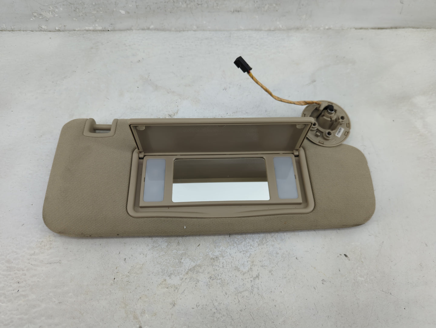 2013-2016 Chevrolet Malibu Sun Visor Shade Replacement Passenger Right Mirror Fits Fits 2013 2014 2015 2016 OEM Used Auto Pa