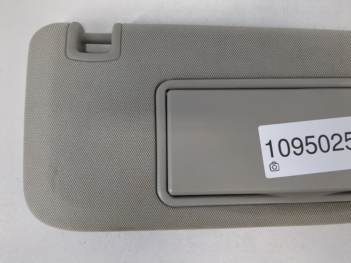 2013-2016 Chevrolet Malibu Sun Visor Shade Replacement Passenger Right Mirror Fits Fits 2013 2014 2015 2016 OEM Used Auto Pa