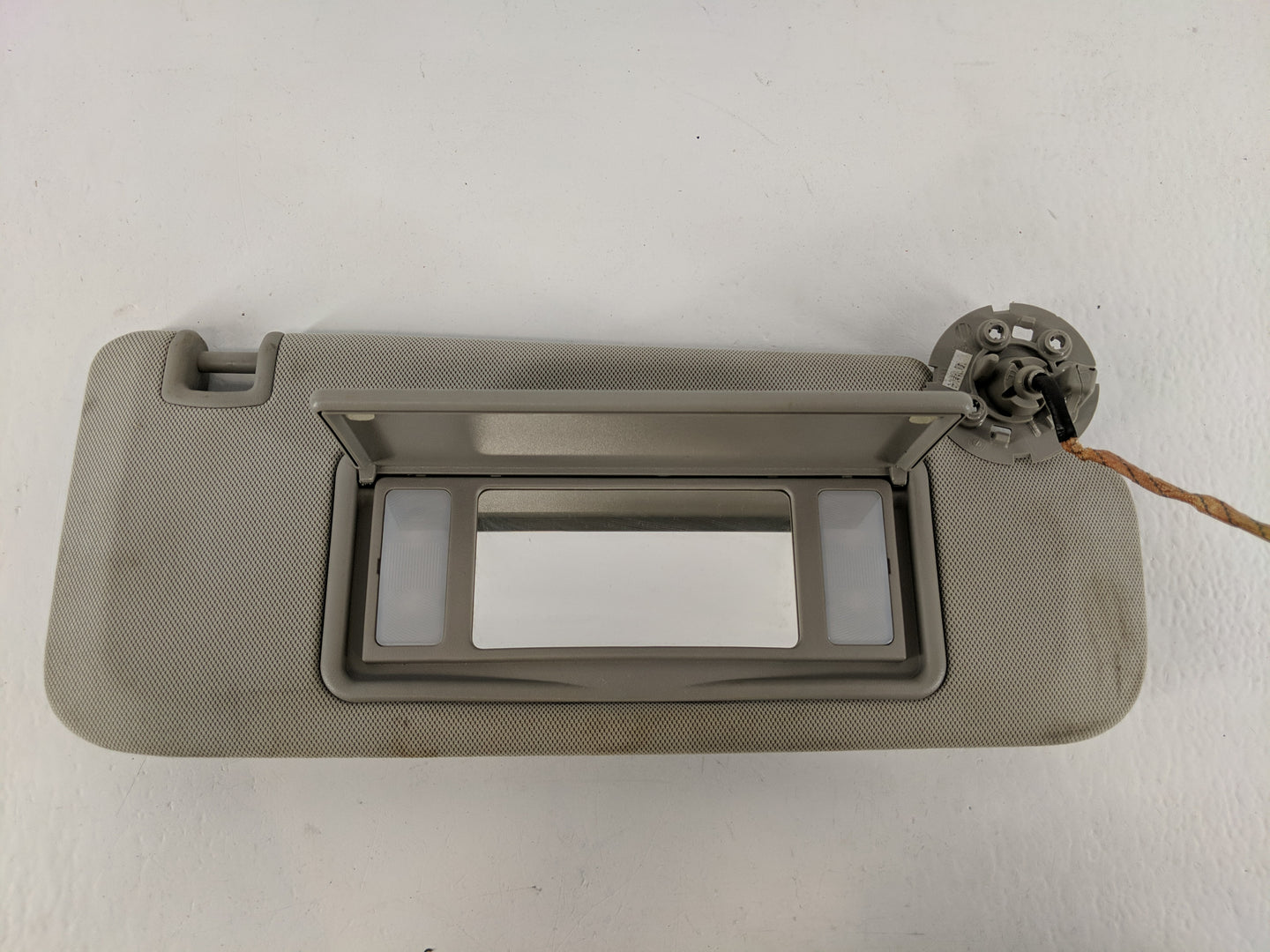2013-2016 Chevrolet Malibu Sun Visor Shade Replacement Passenger Right Mirror Fits Fits 2013 2014 2015 2016 OEM Used Auto Pa