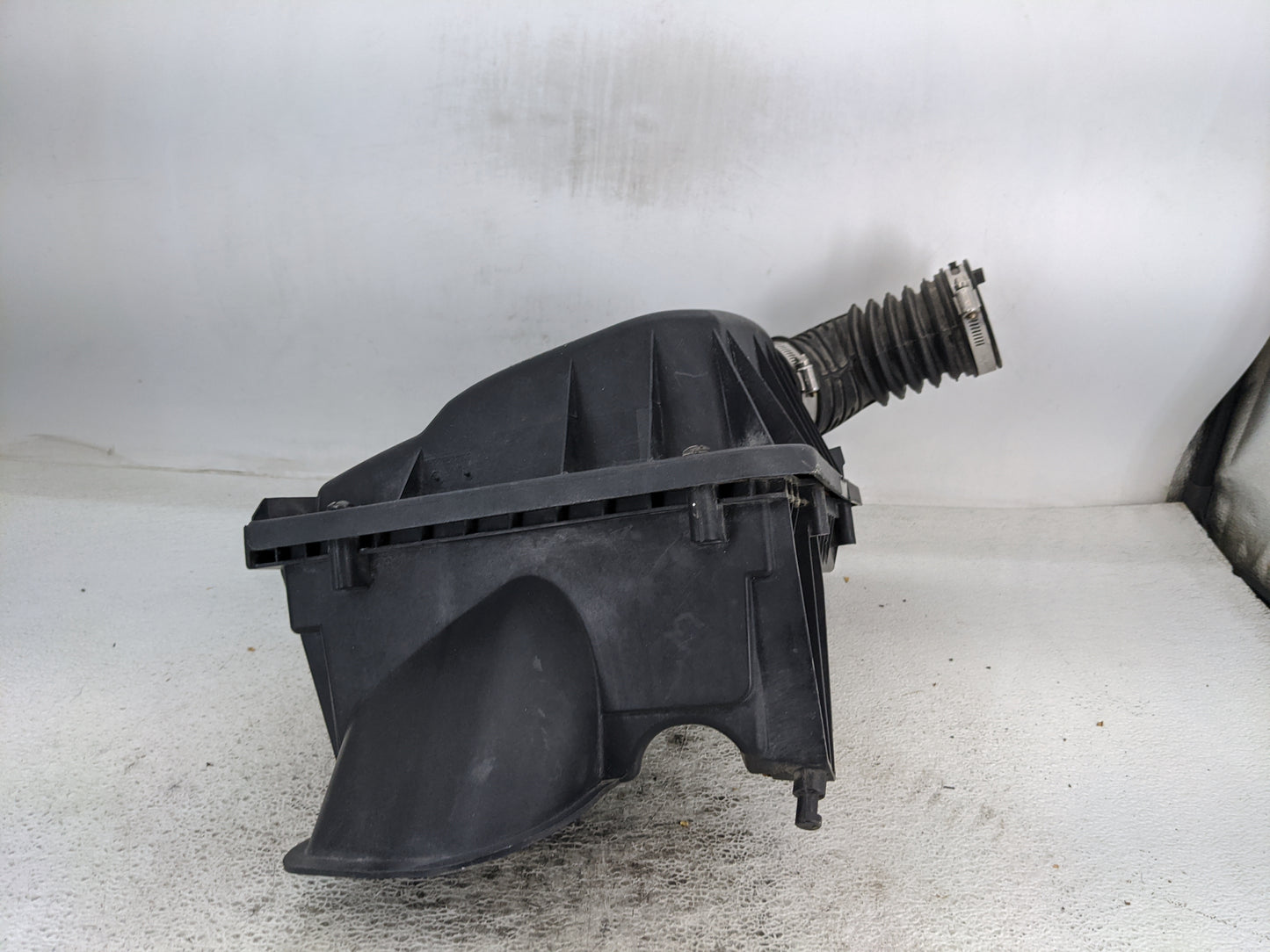 2014-2015 Chevrolet Malibu Air Cleaner Intake-duct Hose Tube 1143691 - Oemusedautoparts1.com