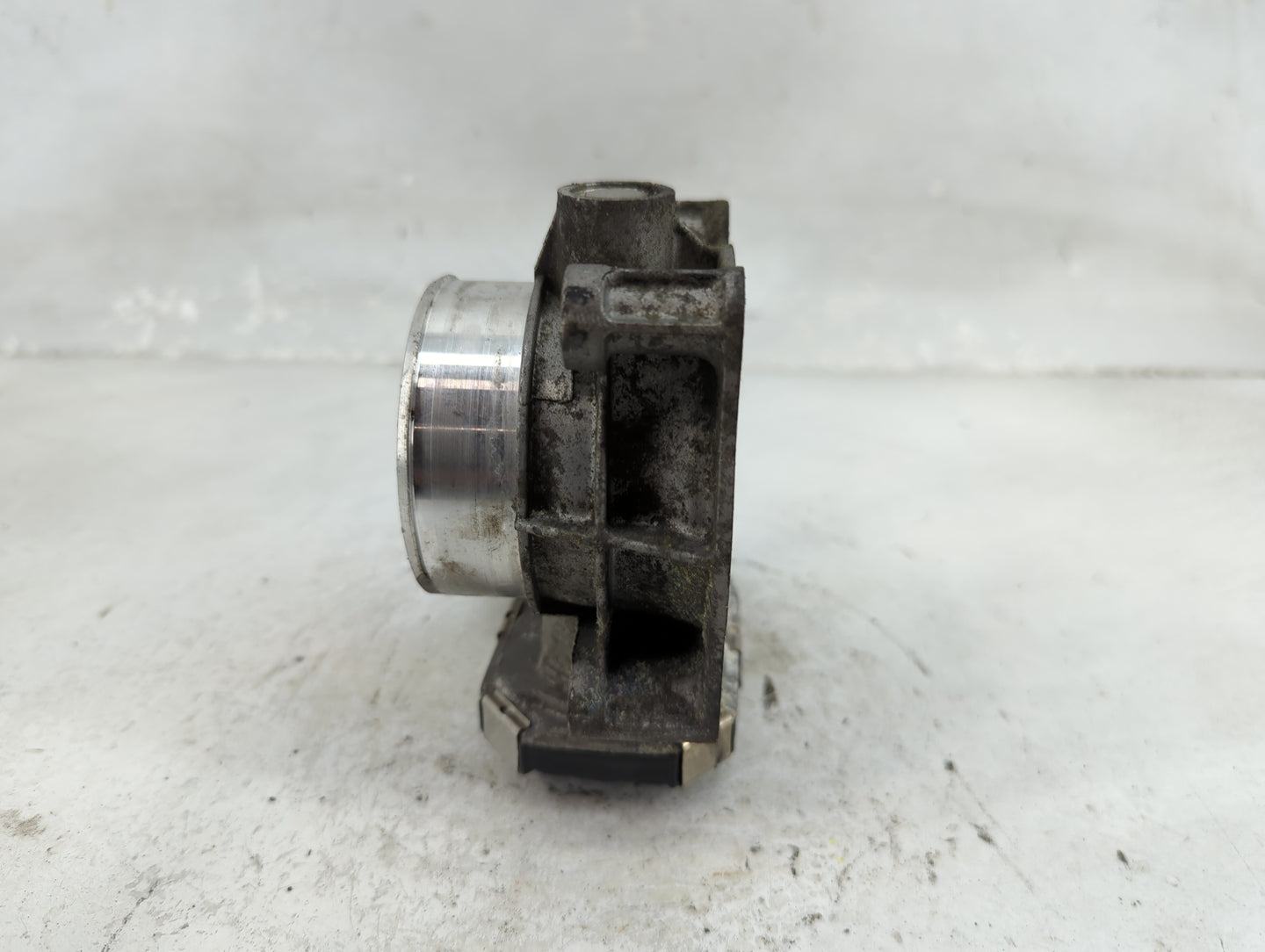 2013-2015 Chevrolet Malibu Throttle Body Fits Fits 2013 2014 2015 2017 2018 2019 2020 OEM Used Auto Parts - Oemusedautoparts