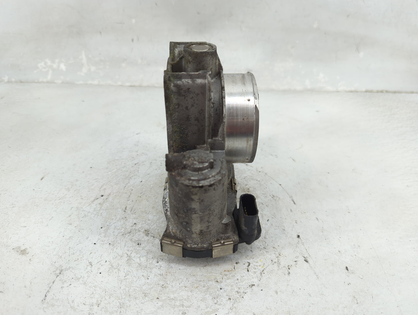 2013-2015 Chevrolet Malibu Throttle Body Fits Fits 2013 2014 2015 2017 2018 2019 2020 OEM Used Auto Parts - Oemusedautoparts