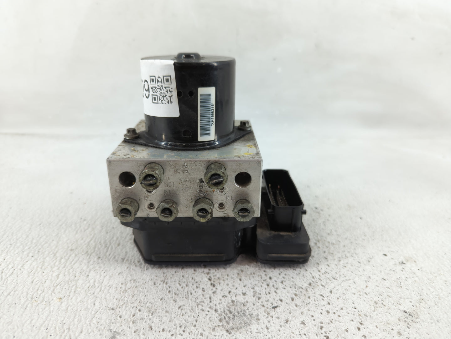 2013-2016 Chevrolet Malibu ABS Pump Control Module Replacement P/N:22863598 Fits Fits 2012 2013 2014 2015 2016 OEM Used Auto