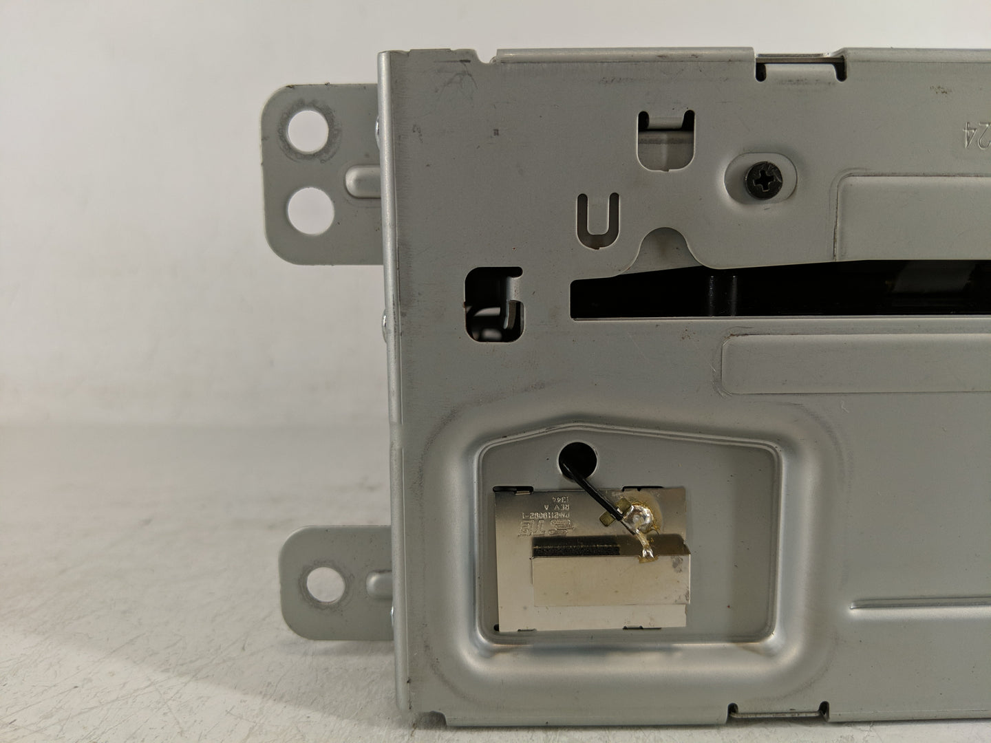 2015 Chevrolet Malibu Radio AM FM Cd Player Receiver Replacement P/N:23476254 Fits OEM Used Auto Parts - Oemusedautoparts1.c