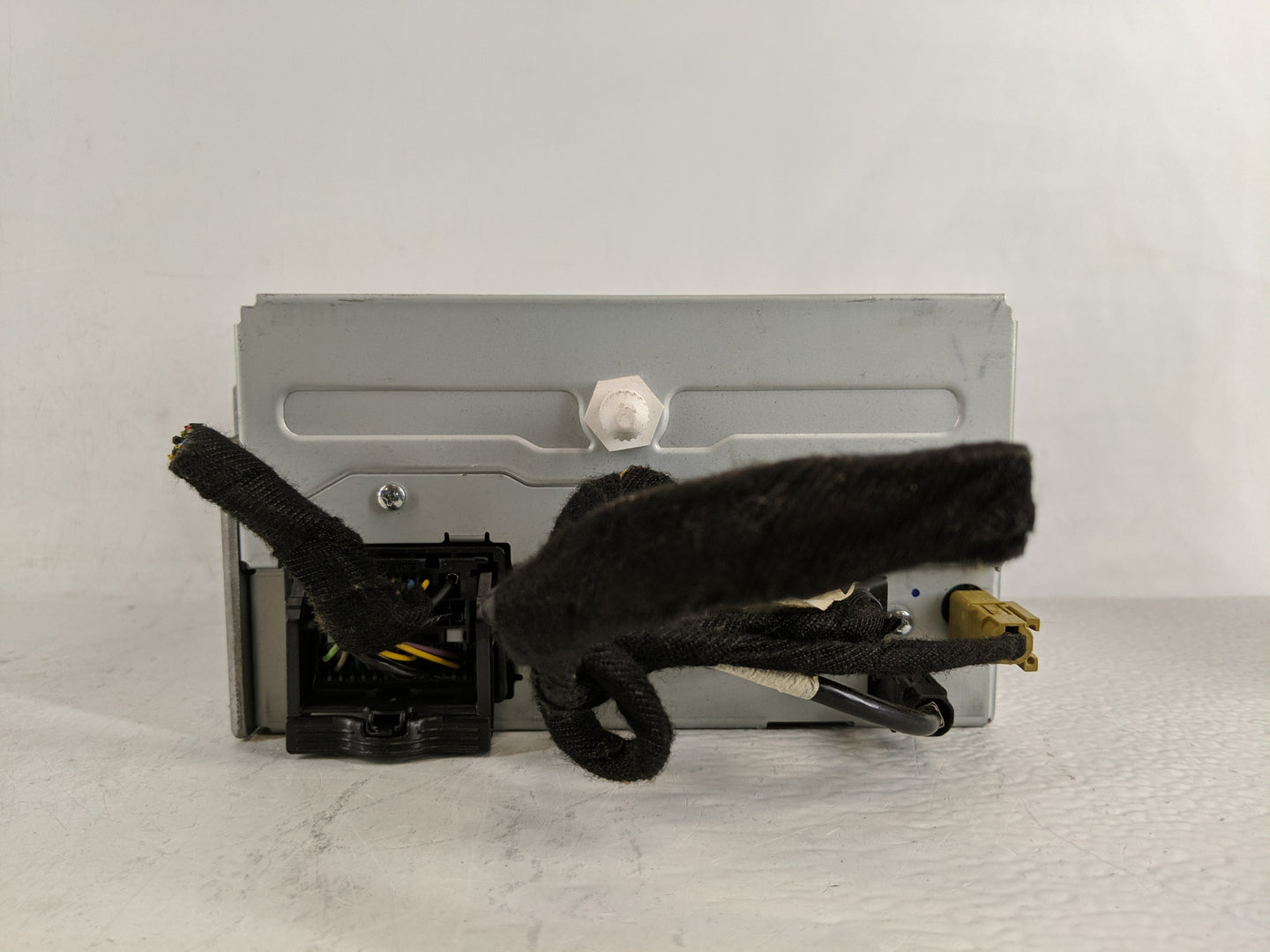 2015 Chevrolet Malibu Radio AM FM Cd Player Receiver Replacement P/N:23476254 Fits OEM Used Auto Parts - Oemusedautoparts1.c