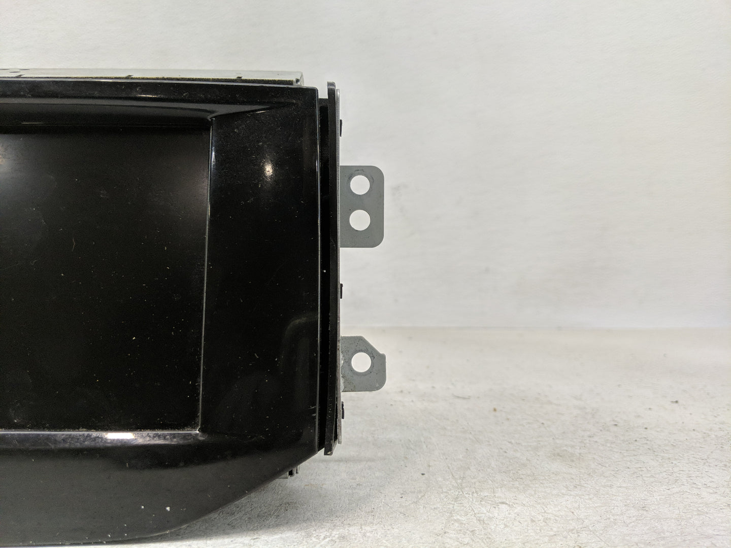 2015 Chevrolet Malibu Radio AM FM Cd Player Receiver Replacement P/N:22851302 Fits OEM Used Auto Parts - Oemusedautoparts1.c