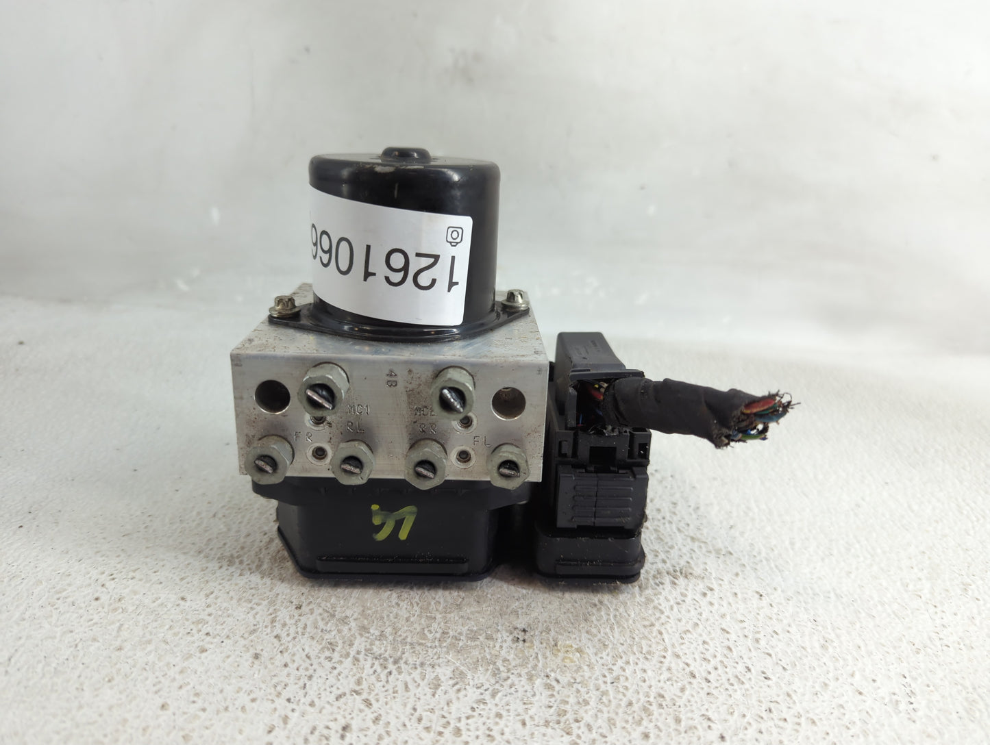 2013-2016 Chevrolet Malibu ABS Pump Control Module Replacement P/N:22863598 Fits Fits 2012 2013 2014 2015 2016 OEM Used Auto