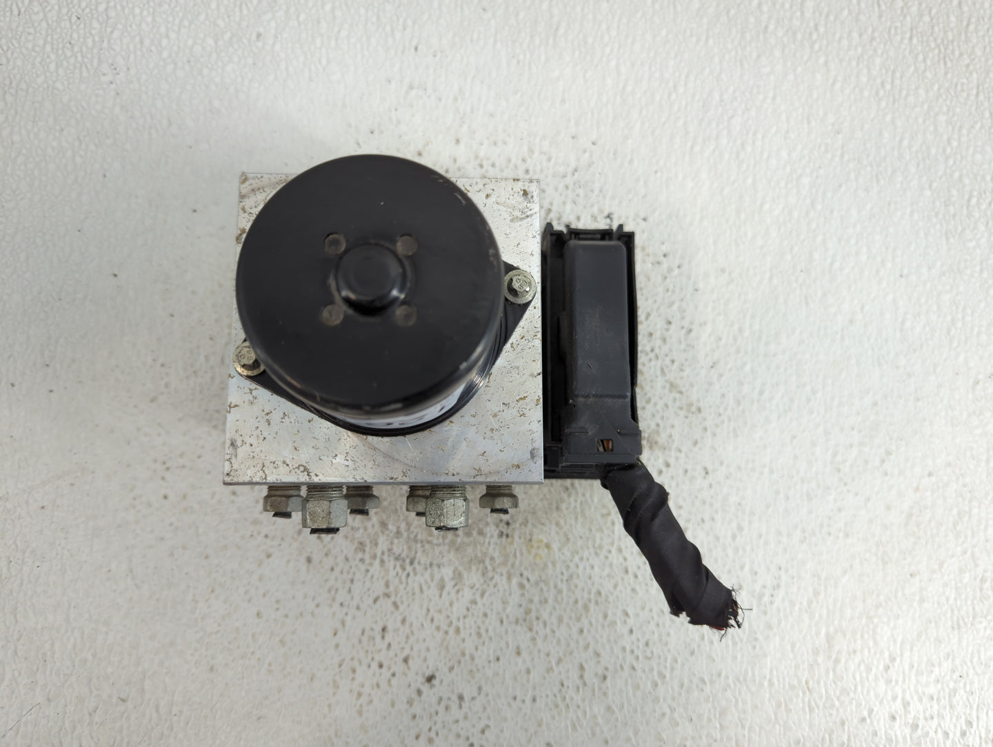 2013-2016 Chevrolet Malibu ABS Pump Control Module Replacement P/N:22863598 Fits Fits 2012 2013 2014 2015 2016 OEM Used Auto