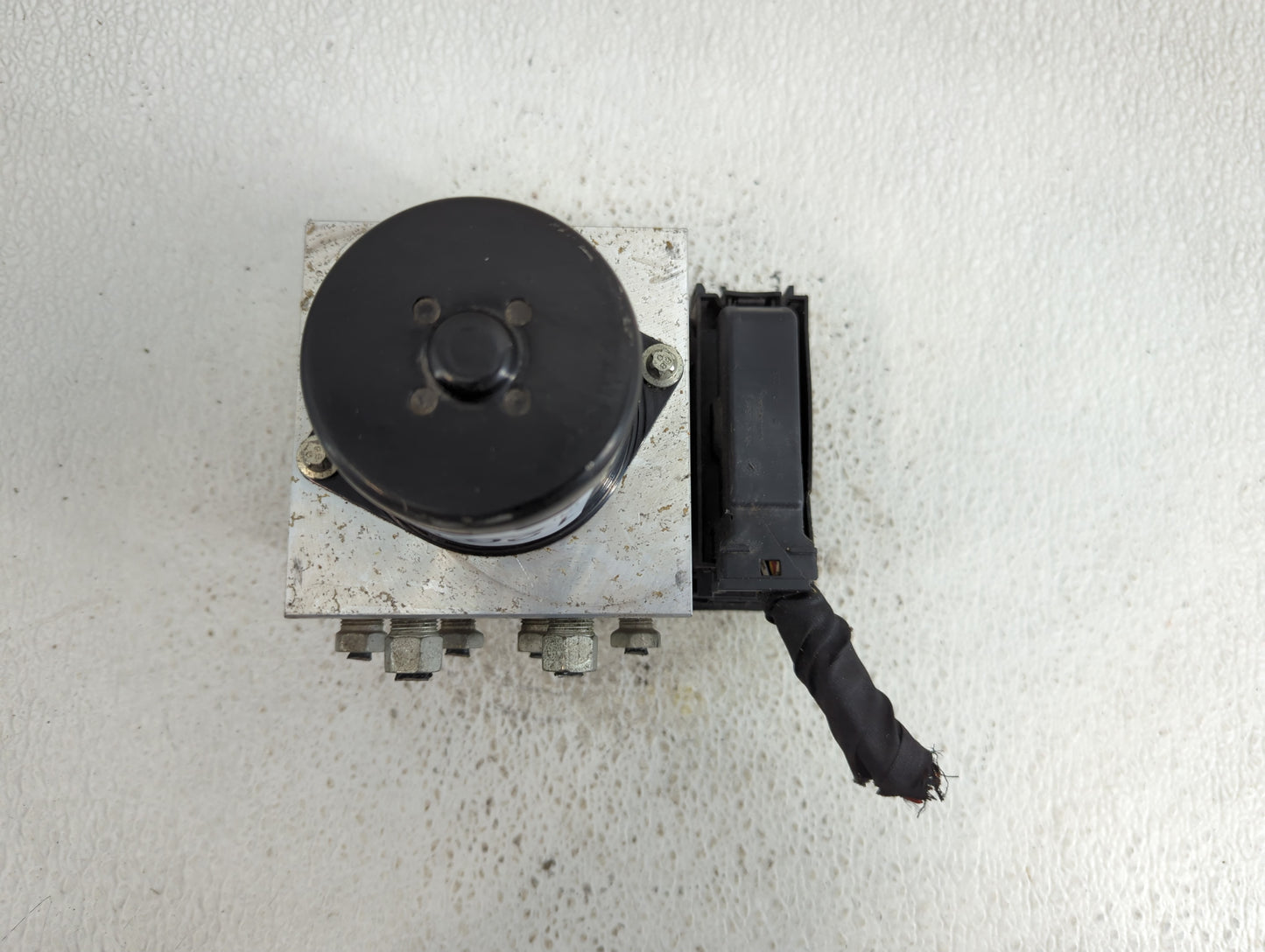 2013-2016 Chevrolet Malibu ABS Pump Control Module Replacement P/N:22863598 Fits Fits 2012 2013 2014 2015 2016 OEM Used Auto