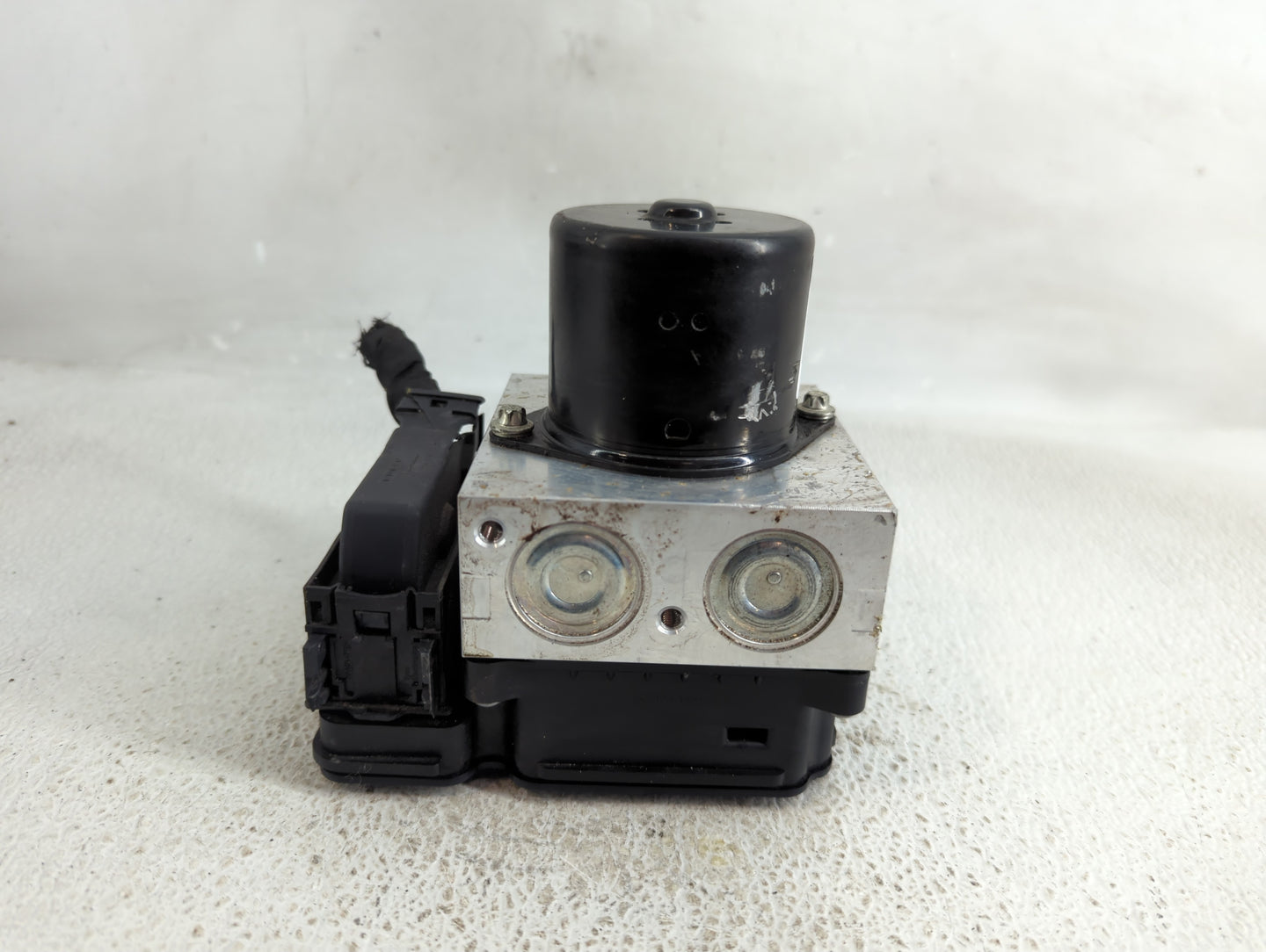2013-2016 Chevrolet Malibu ABS Pump Control Module Replacement P/N:22863598 Fits Fits 2012 2013 2014 2015 2016 OEM Used Auto