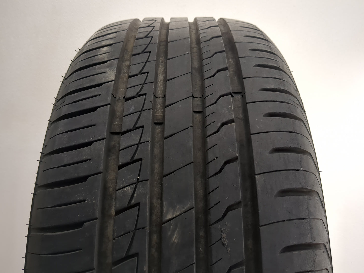Used Tire 235/50ZR18 IRONMAN IMOVE GEN 2 AS 101W - Tread Depth 8.5/32 - Oemusedautoparts1.com