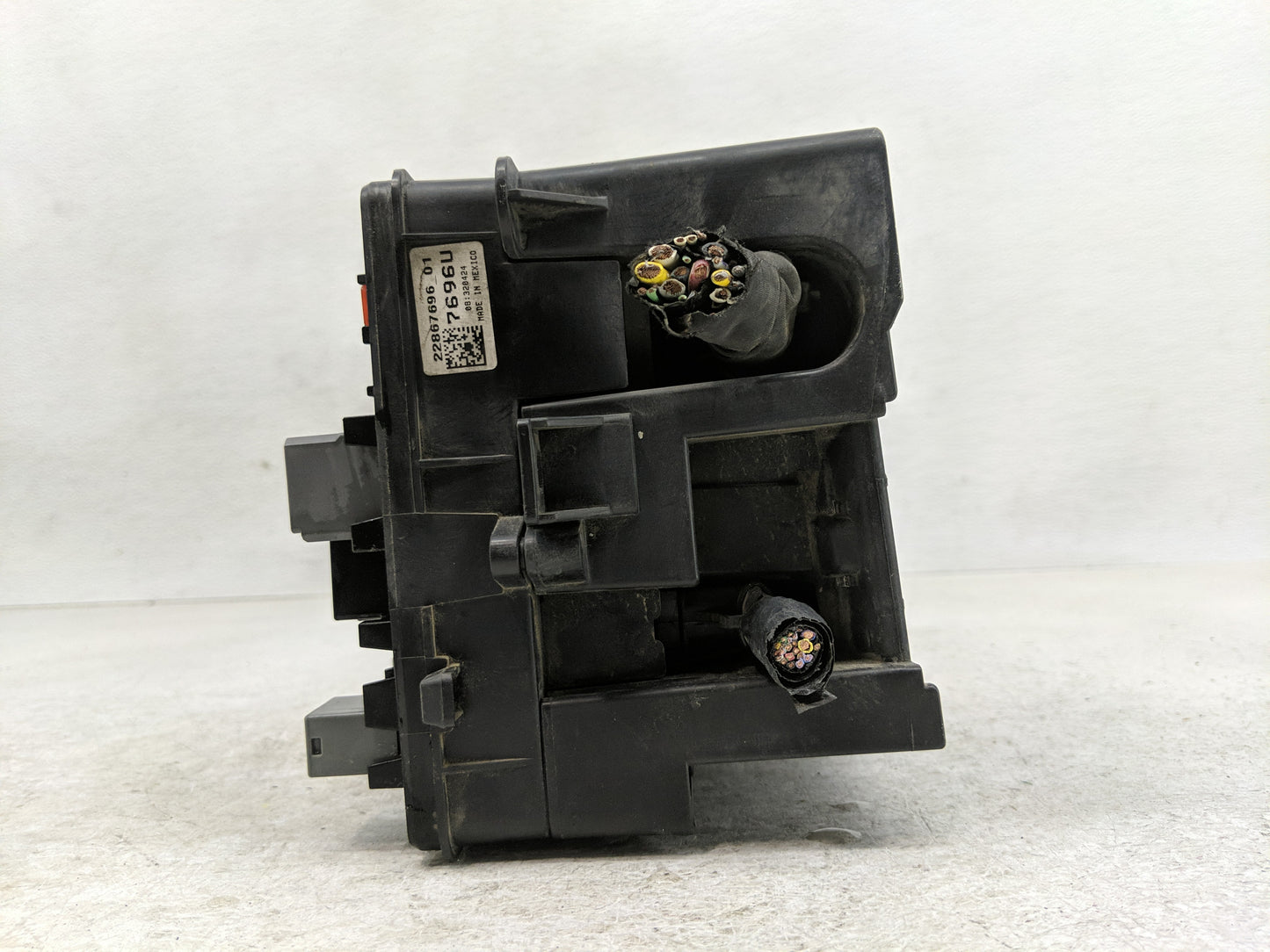 2014-2015 Chevrolet Malibu Fusebox Fuse Box Panel Relay Module P/N:22867696-01 23424337-01 Fits Fits 2014 2015 OEM Used Auto