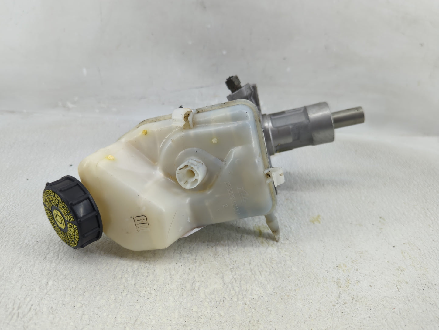 2013-2016 Chevrolet Malibu Brake Master Cylinder 1276213 - Oemusedautoparts1.com