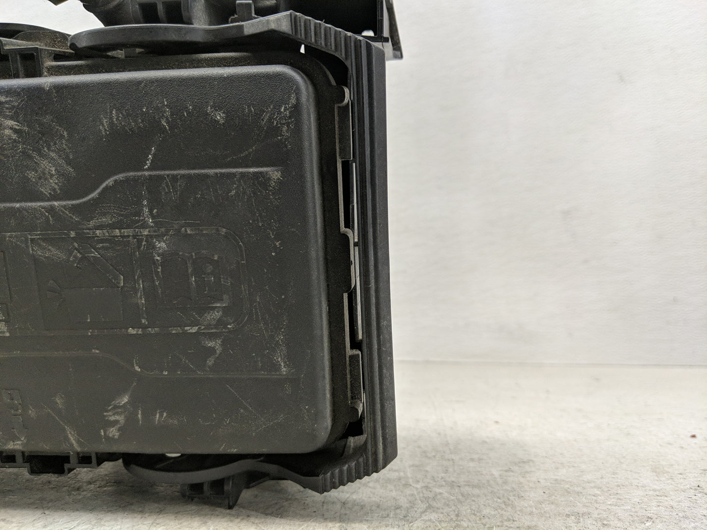 2014-2016 Chevrolet Malibu Fusebox Fuse Box Panel Relay Module Fits Fits 2014 2015 2016 OEM Used Auto Parts - Oemusedautopar