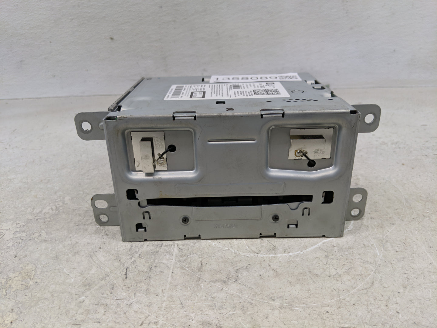 2015-2016 Chevrolet Malibu Radio AM FM Cd Player Receiver Replacement P/N:2347 7343 Fits Fits 2015 2016 OEM Used Auto Parts 