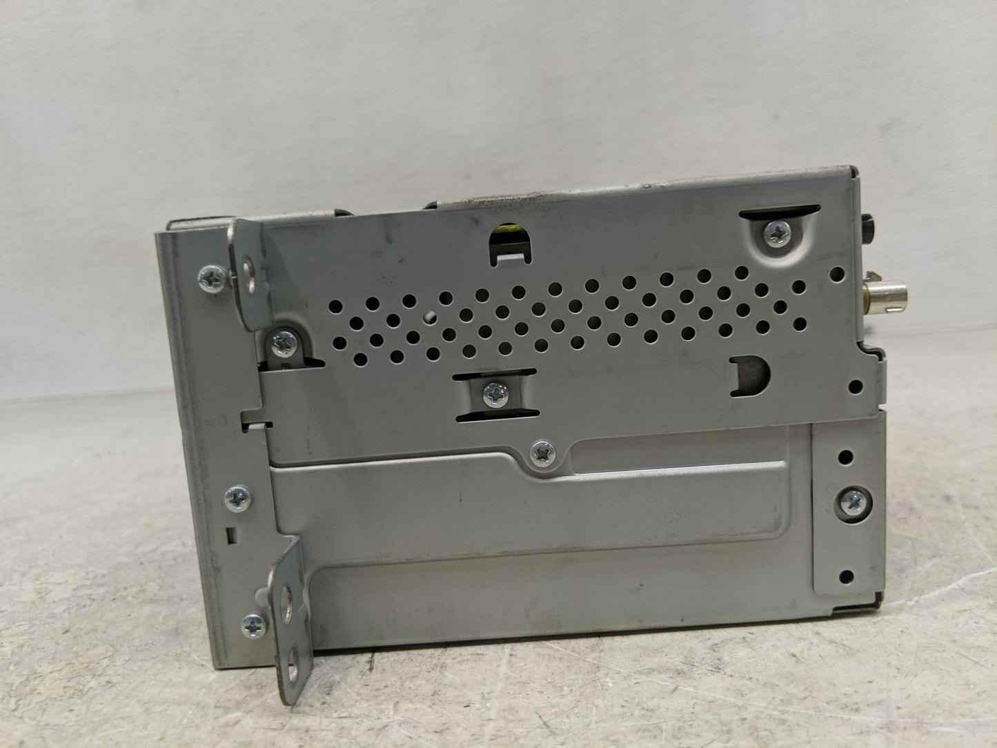 2015-2016 Chevrolet Malibu Radio AM FM Cd Player Receiver Replacement P/N:2347 7343 Fits Fits 2015 2016 OEM Used Auto Parts 