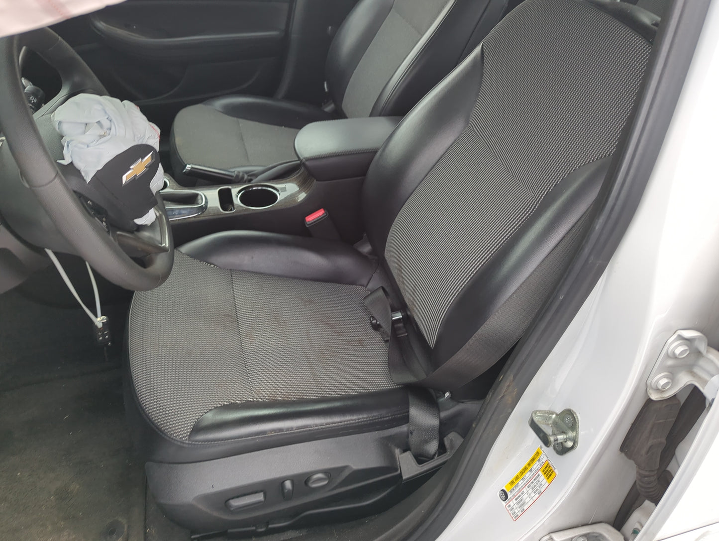 2014-2015 Chevrolet Malibu Driver Front Seat Oem 1362136 - Oemusedautoparts1.com
