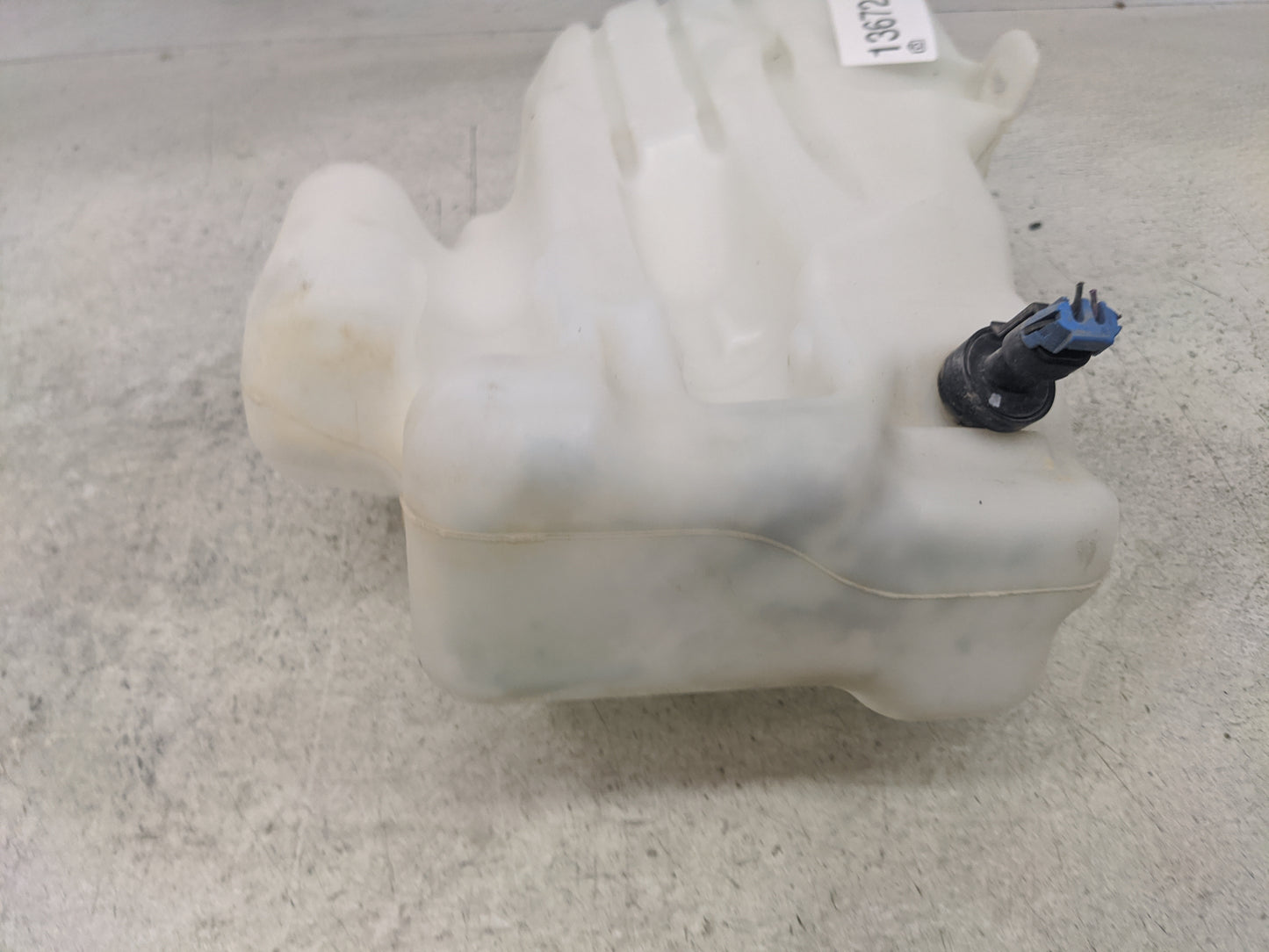 2013-2016 Chevrolet Malibu Windshield Washer Fluid Reservoir Bottle Oem - Oemusedautoparts1.com