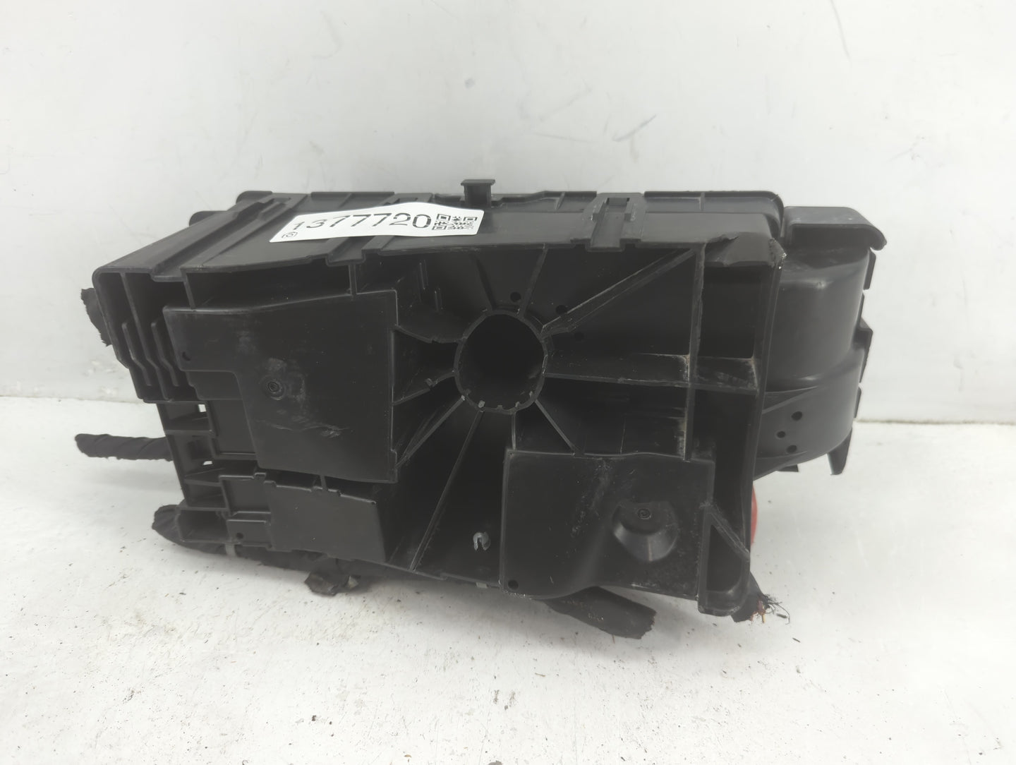 2014-2016 Chevrolet Malibu Fusebox Fuse Box Panel Relay Module P/N:812461952 Fits Fits 2014 2015 2016 OEM Used Auto Parts - 