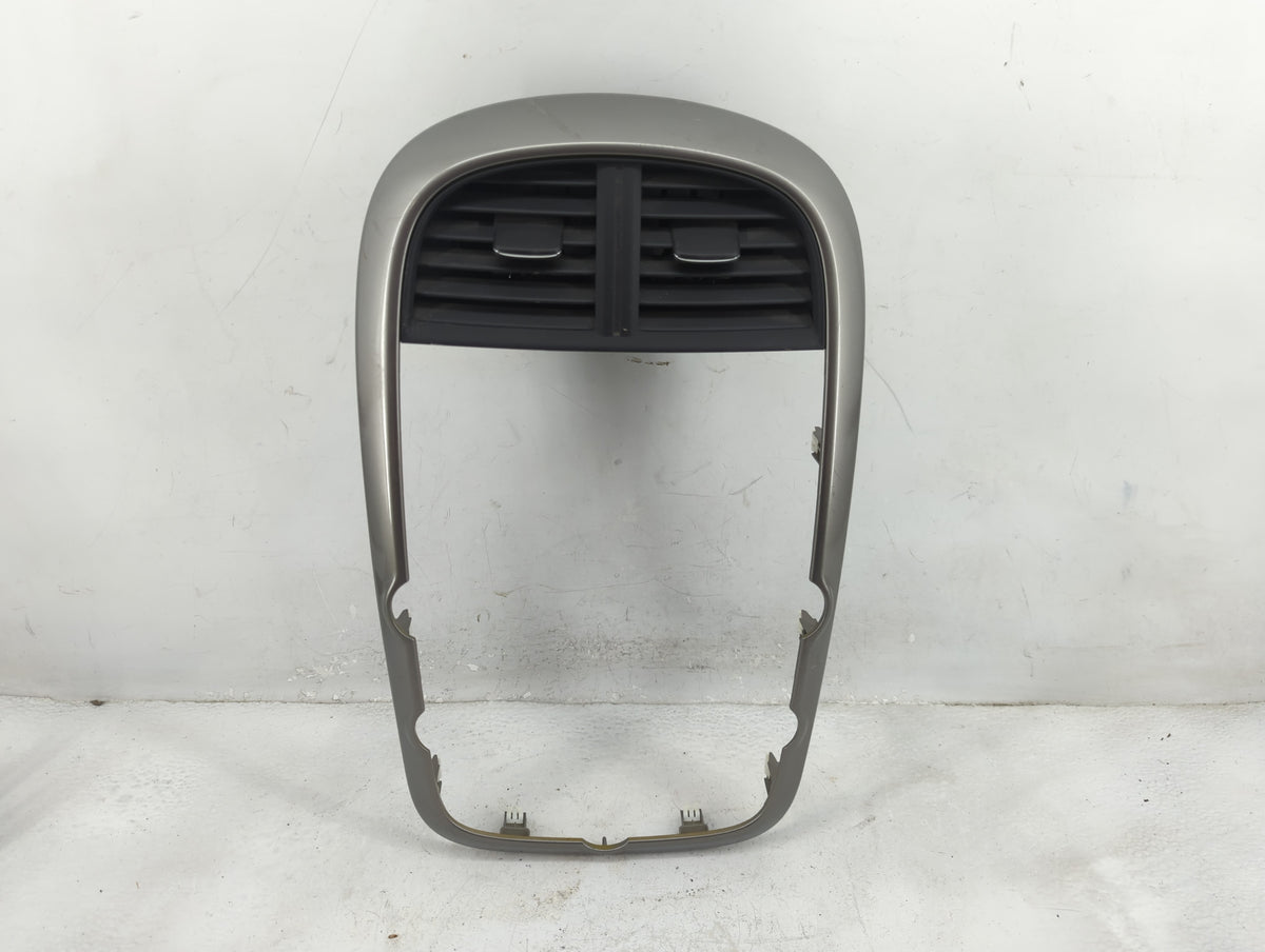 2015 Chevrolet Malibu Information Radio Display Screen Bezel Vents 1383332 - Oemusedautoparts1.com