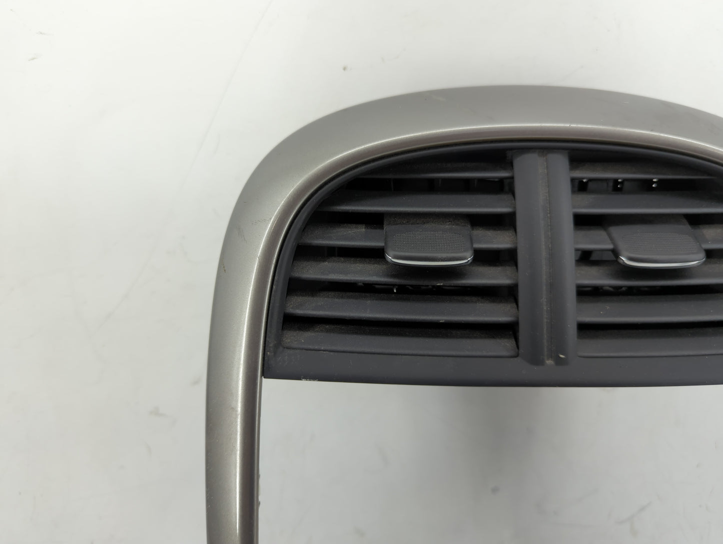 2015 Chevrolet Malibu Information Radio Display Screen Bezel Vents 1383332 - Oemusedautoparts1.com