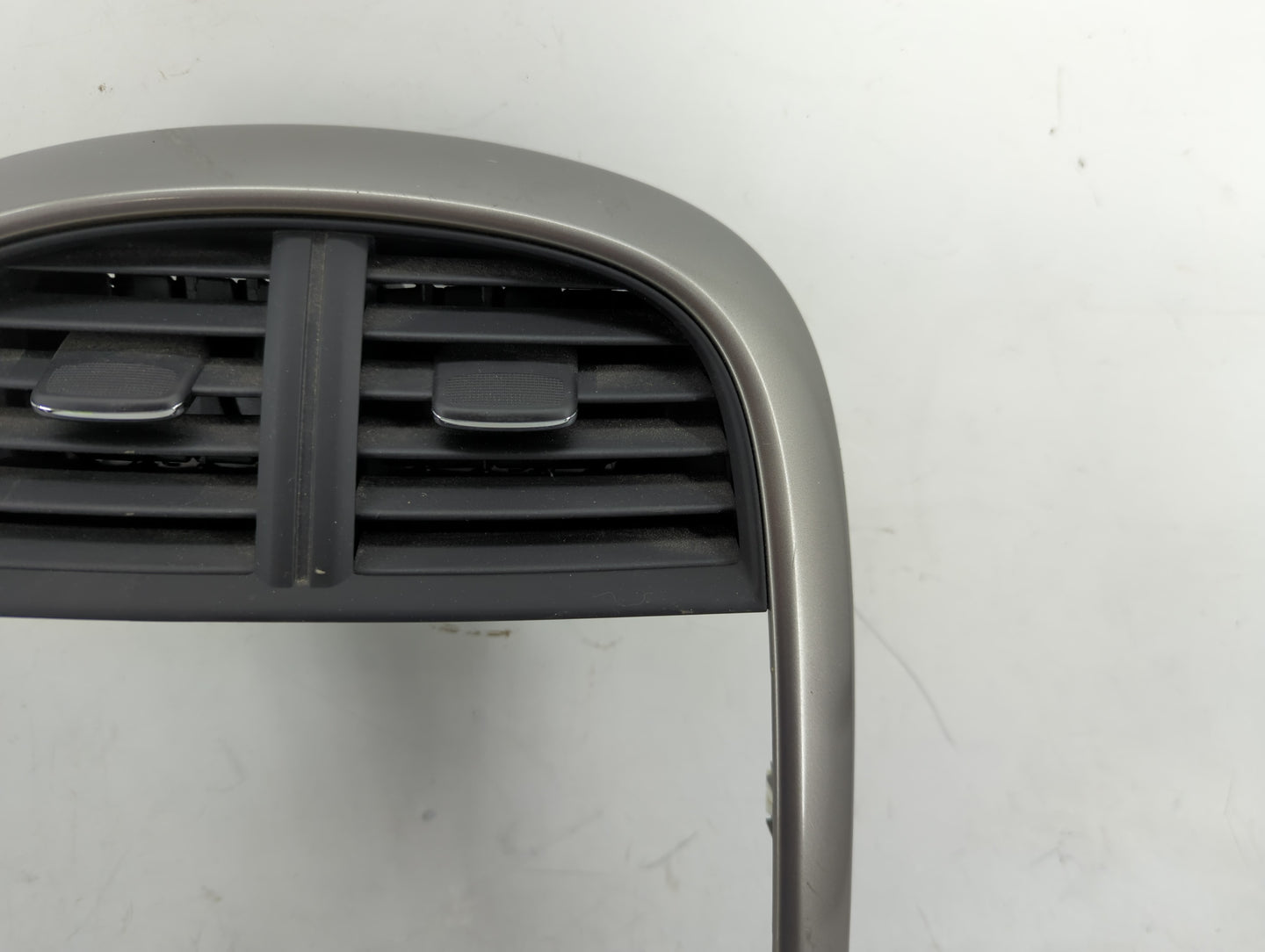 2015 Chevrolet Malibu Information Radio Display Screen Bezel Vents 1383332 - Oemusedautoparts1.com