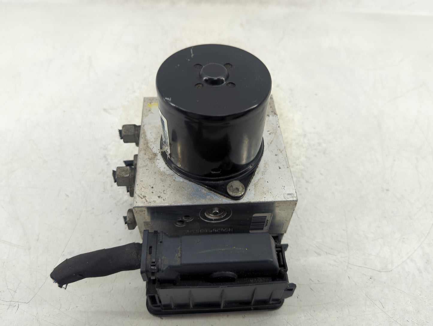 2013-2016 Chevrolet Malibu ABS Pump Control Module Replacement P/N:22863598 Fits Fits 2012 2013 2014 2015 2016 OEM Used Auto