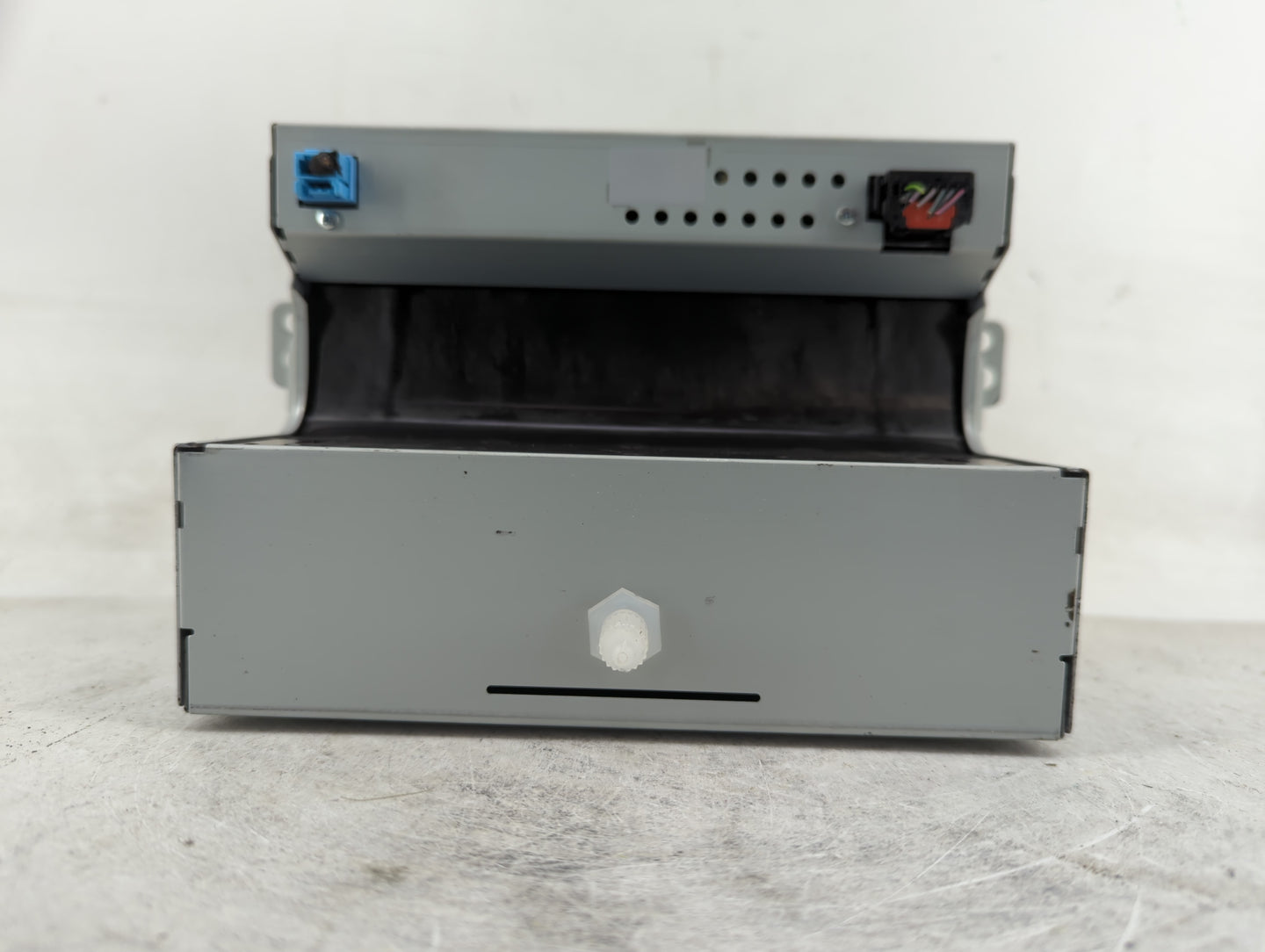 2015 Chevrolet Malibu Radio AM FM Cd Player Receiver Replacement P/N:22869142 Fits OEM Used Auto Parts - Oemusedautoparts1.c