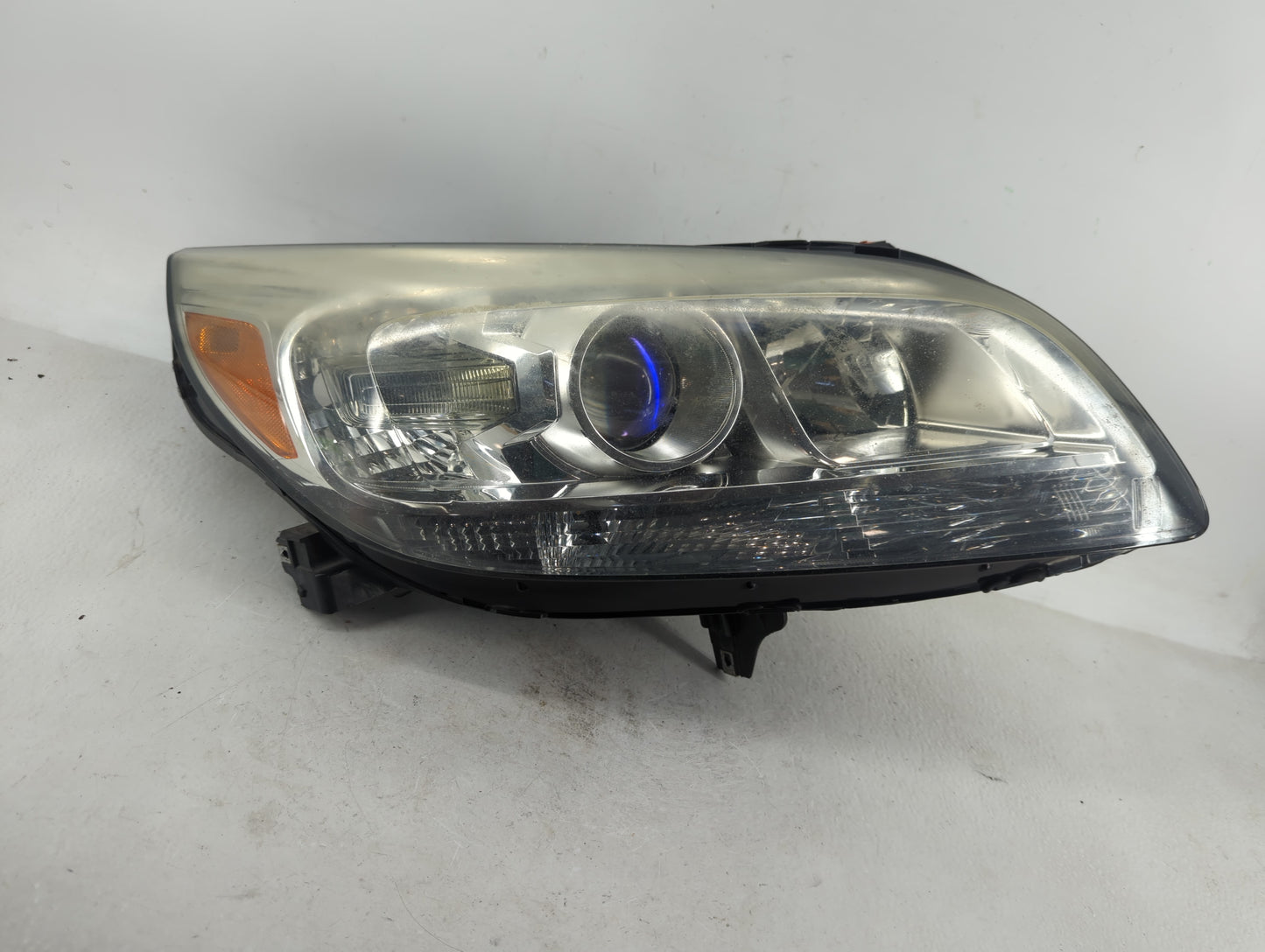 2013-2016 Chevrolet Malibu Passenger Right Oem Head Light Headlight Lamp - Oemusedautoparts1.com