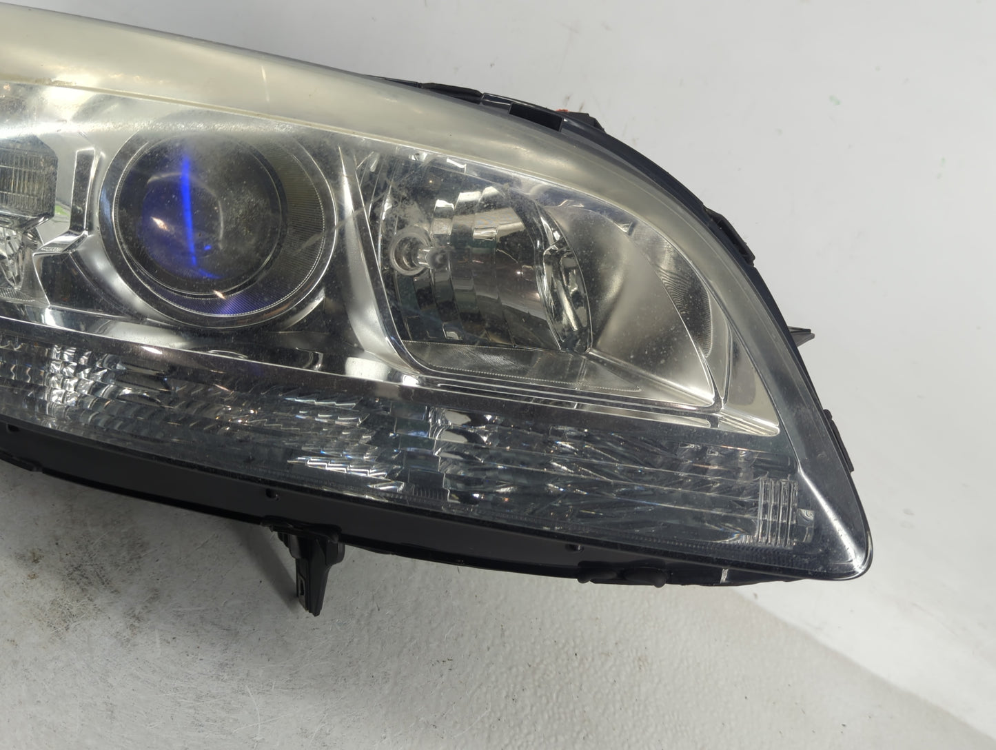 2013-2016 Chevrolet Malibu Passenger Right Oem Head Light Headlight Lamp - Oemusedautoparts1.com