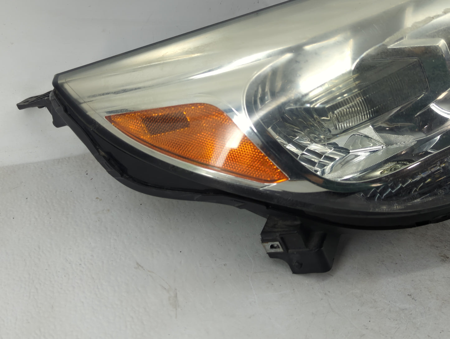 2013-2016 Chevrolet Malibu Passenger Right Oem Head Light Headlight Lamp - Oemusedautoparts1.com