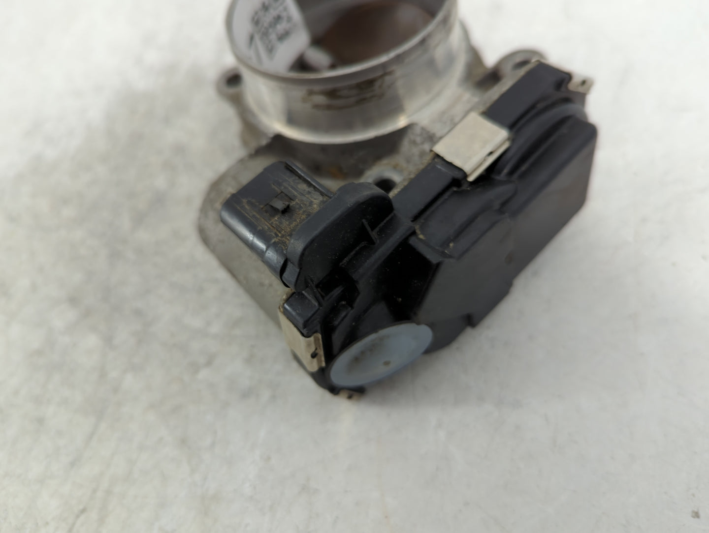 2013-2015 Chevrolet Malibu Throttle Body P/N:12627217DA Fits Fits 2013 2014 2015 2017 2018 2019 2020 OEM Used Auto Parts - O