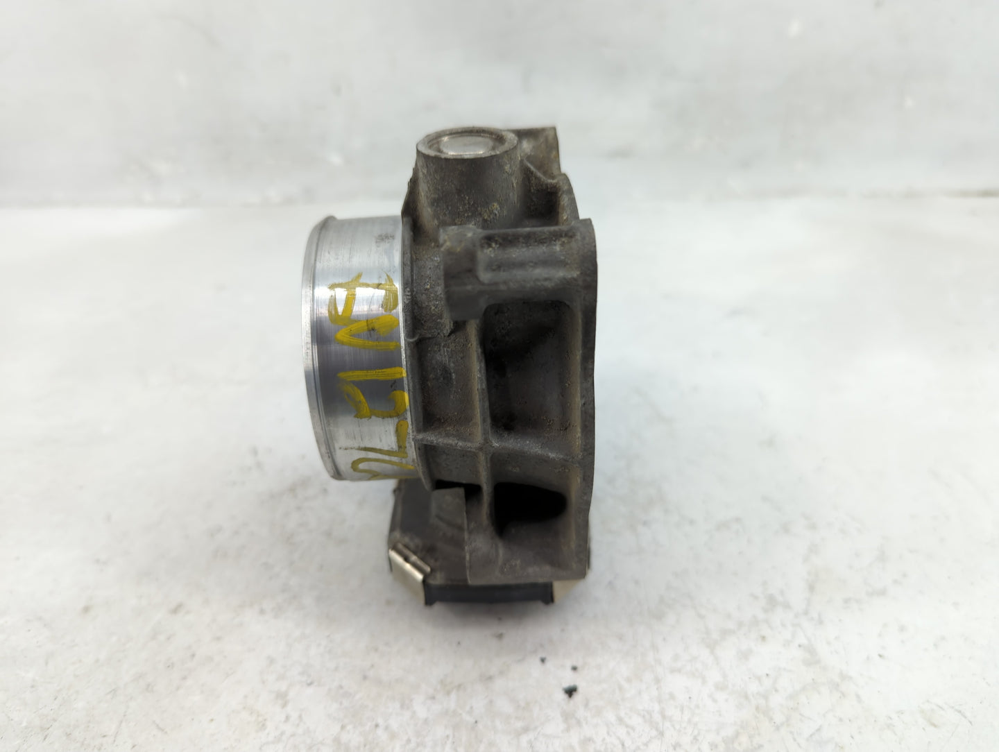 2013-2015 Chevrolet Malibu Throttle Body P/N:12627217DA Fits Fits 2013 2014 2015 2017 2018 2019 2020 OEM Used Auto Parts - O