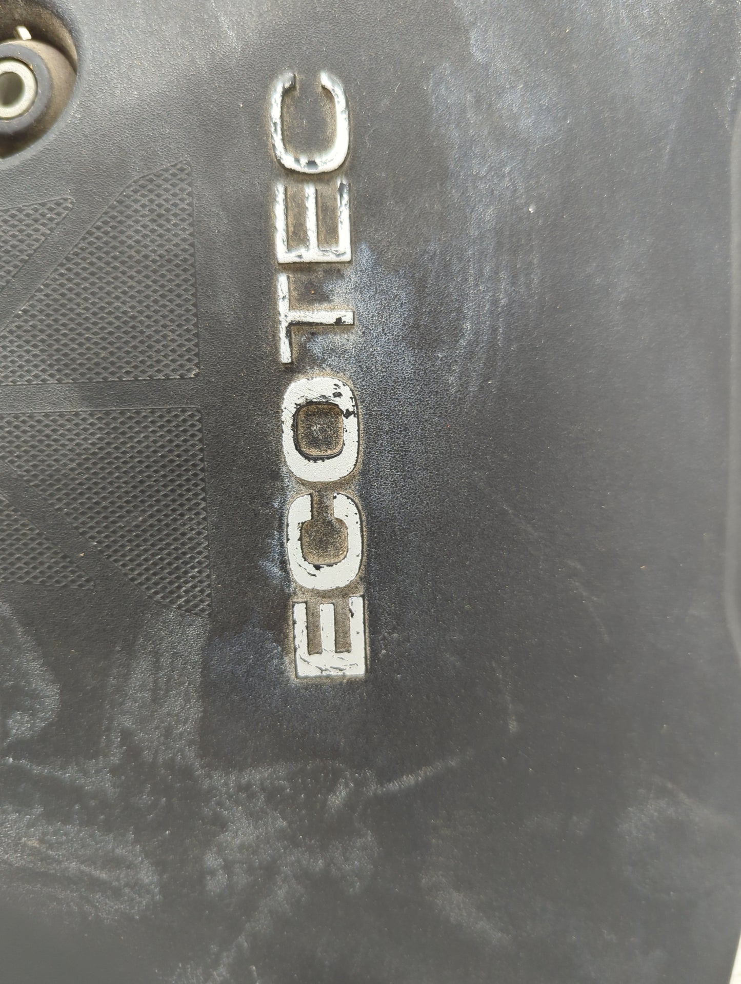 2015 Chevrolet Malibu Engine Cover - Oemusedautoparts1.com