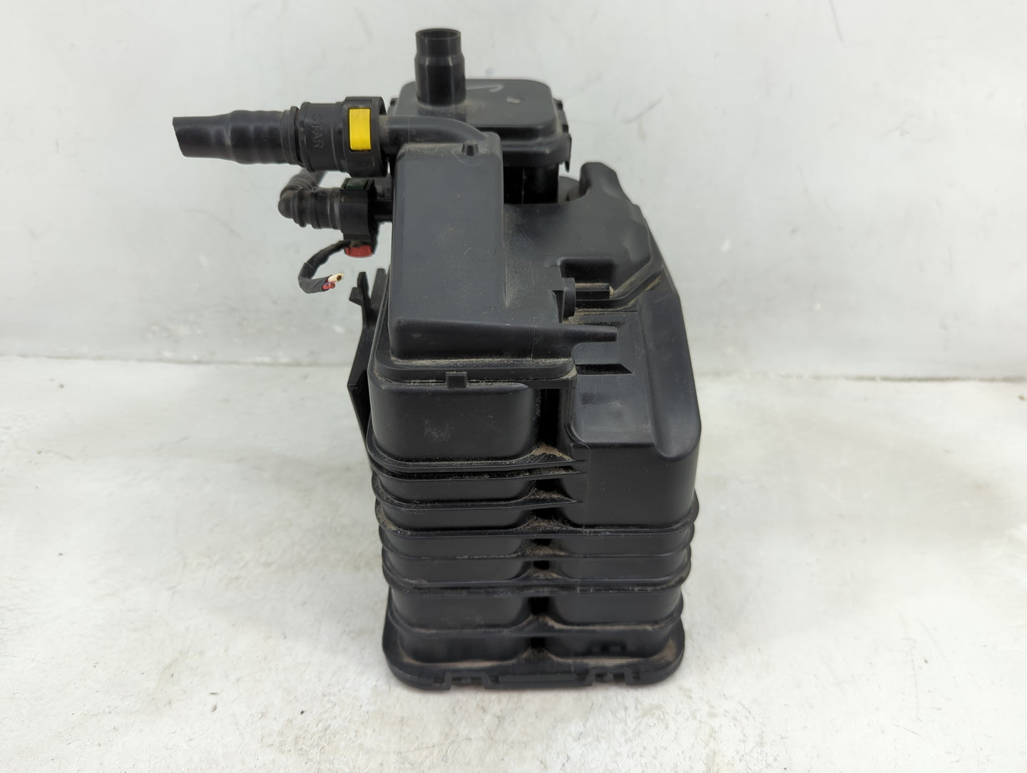 2015 Chevrolet Malibu Fuel Vapor Charcoal Canister 1410631 - Oemusedautoparts1.com