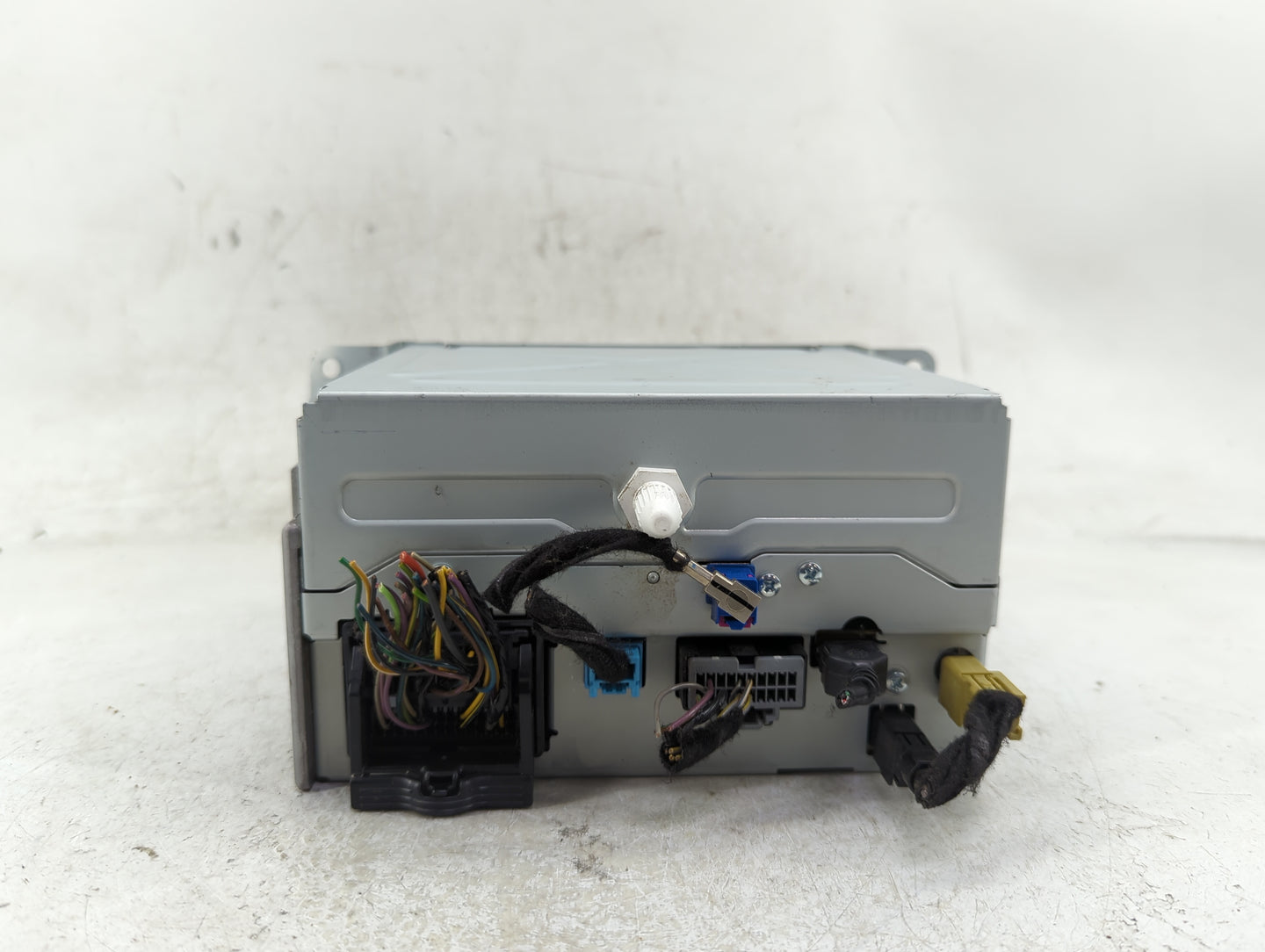 2015-2016 Chevrolet Malibu Radio AM FM Cd Player Receiver Replacement P/N:23477343 Fits Fits 2015 2016 OEM Used Auto Parts -