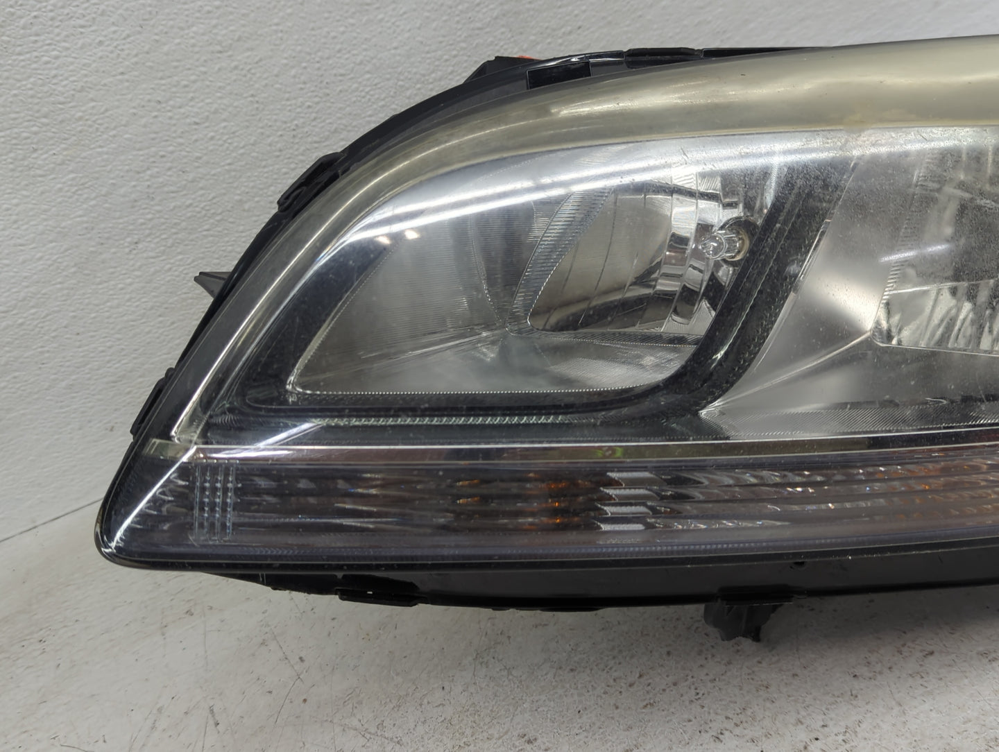 2013-2016 Chevrolet Malibu Driver Left Oem Head Light Headlight Lamp - Oemusedautoparts1.com