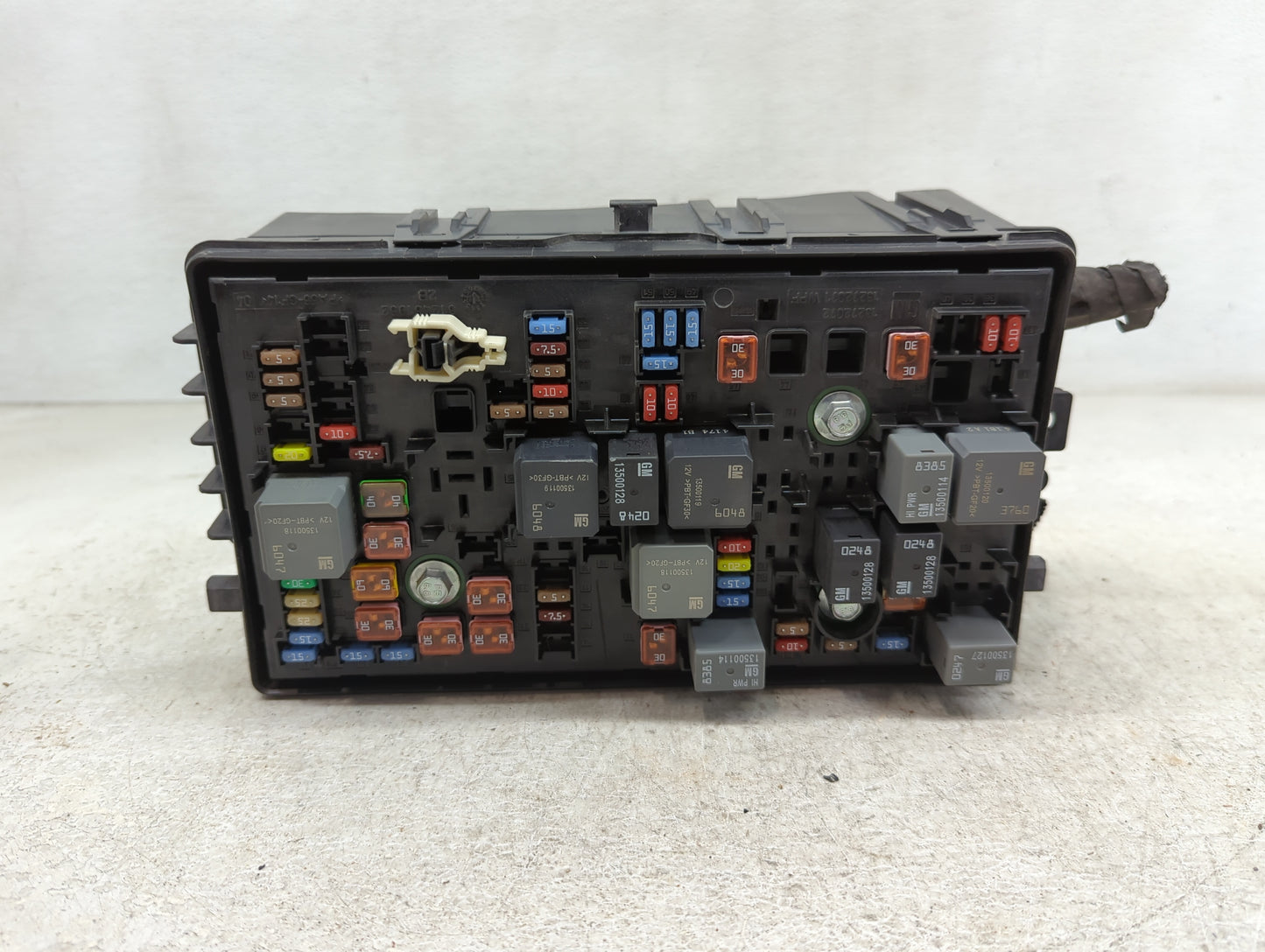 2014-2015 Chevrolet Malibu Fusebox Fuse Box Panel Relay Module P/N:22867696 Fits Fits 2014 2015 OEM Used Auto Parts - Oemuse