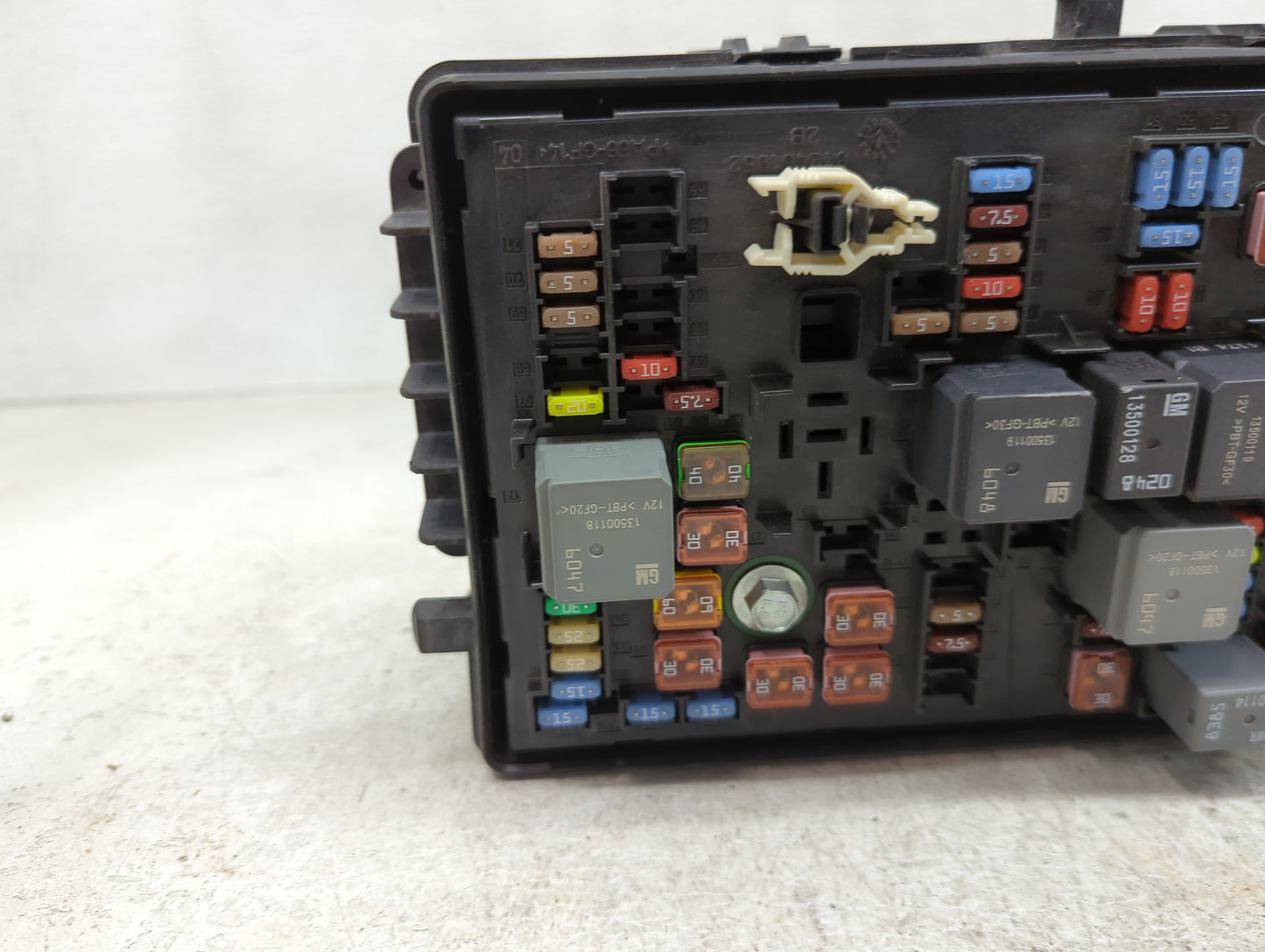 2014-2015 Chevrolet Malibu Fusebox Fuse Box Panel Relay Module P/N:22867696 Fits Fits 2014 2015 OEM Used Auto Parts - Oemuse