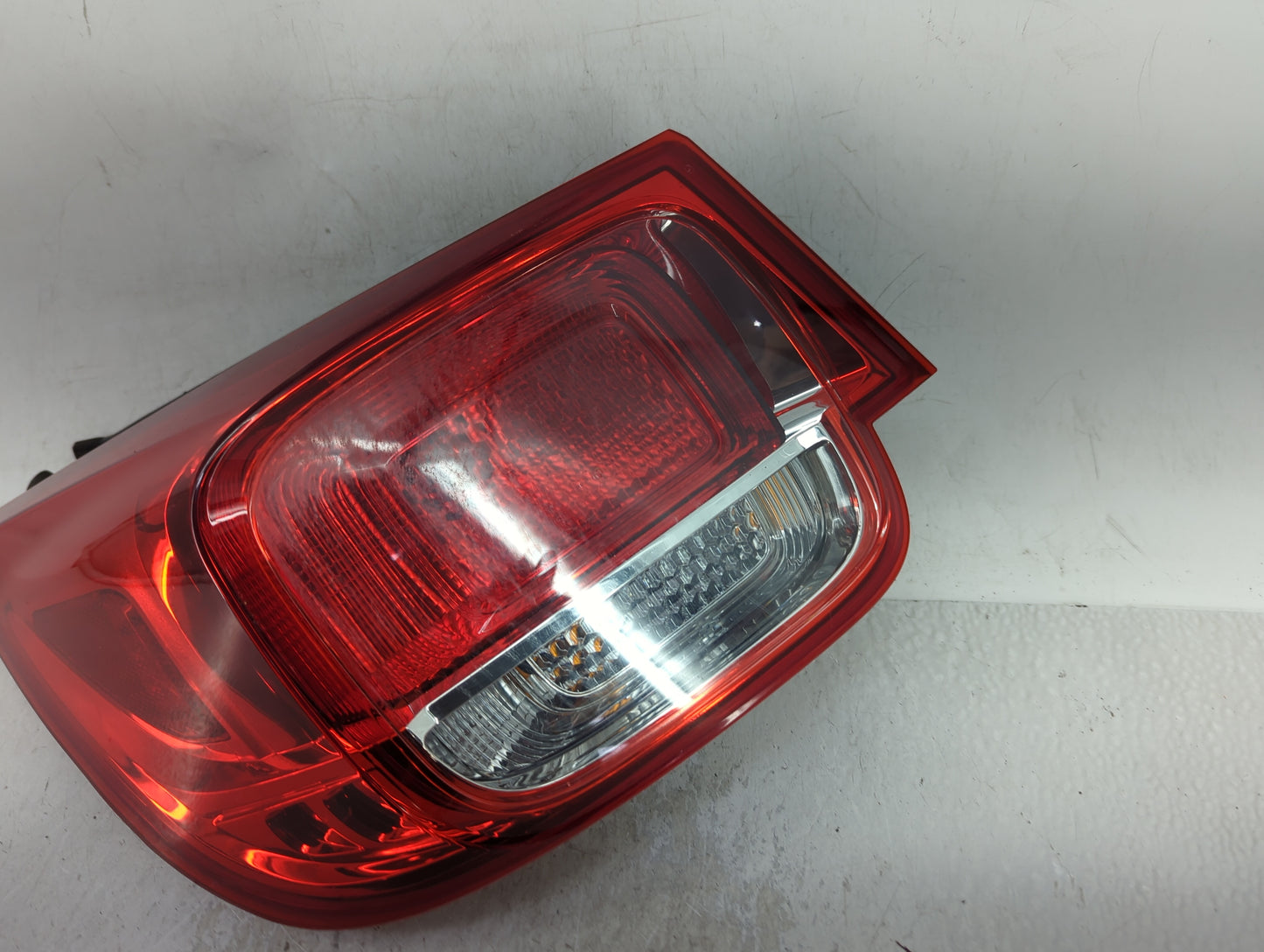 2013-2016 Chevrolet Malibu Tail Light Assembly Driver Left OEM Fits Fits 2013 2014 2015 2016 OEM Used Auto Parts - Oemusedau