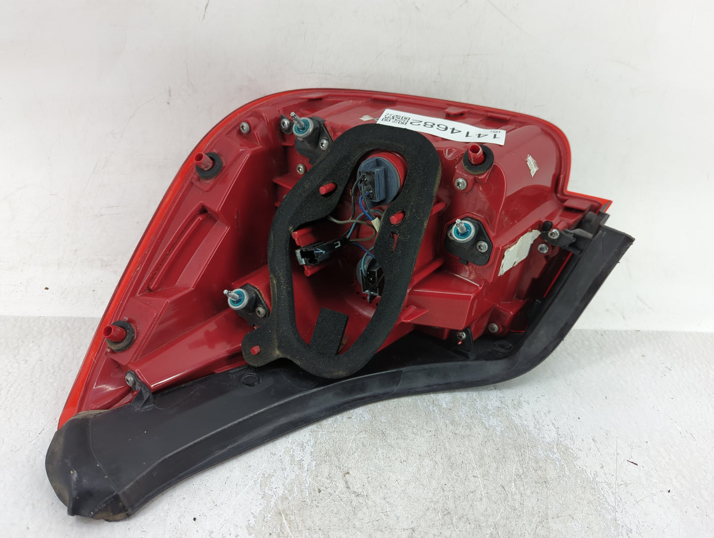 2013-2016 Chevrolet Malibu Tail Light Assembly Driver Left OEM Fits Fits 2013 2014 2015 2016 OEM Used Auto Parts - Oemusedau