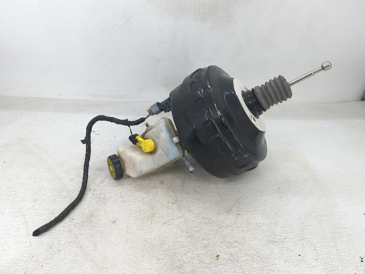 2013-2016 Chevrolet Malibu Power Brake Booster Oem - Oemusedautoparts1.com