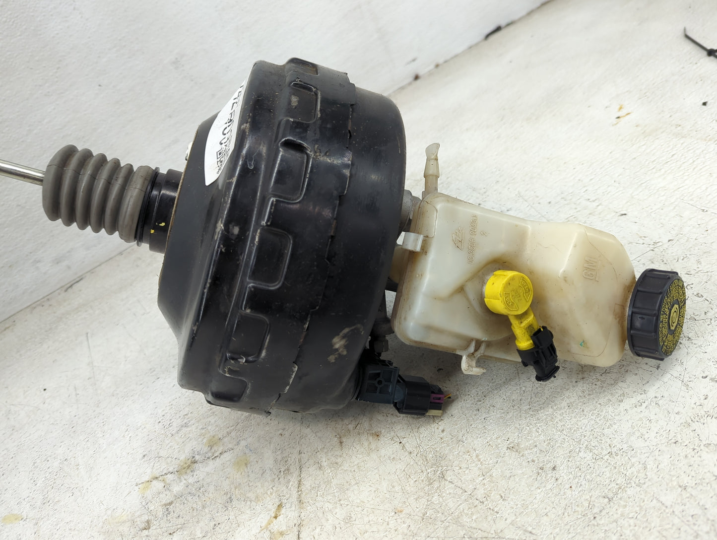 2013-2016 Chevrolet Malibu Power Brake Booster Oem 1427903 - Oemusedautoparts1.com
