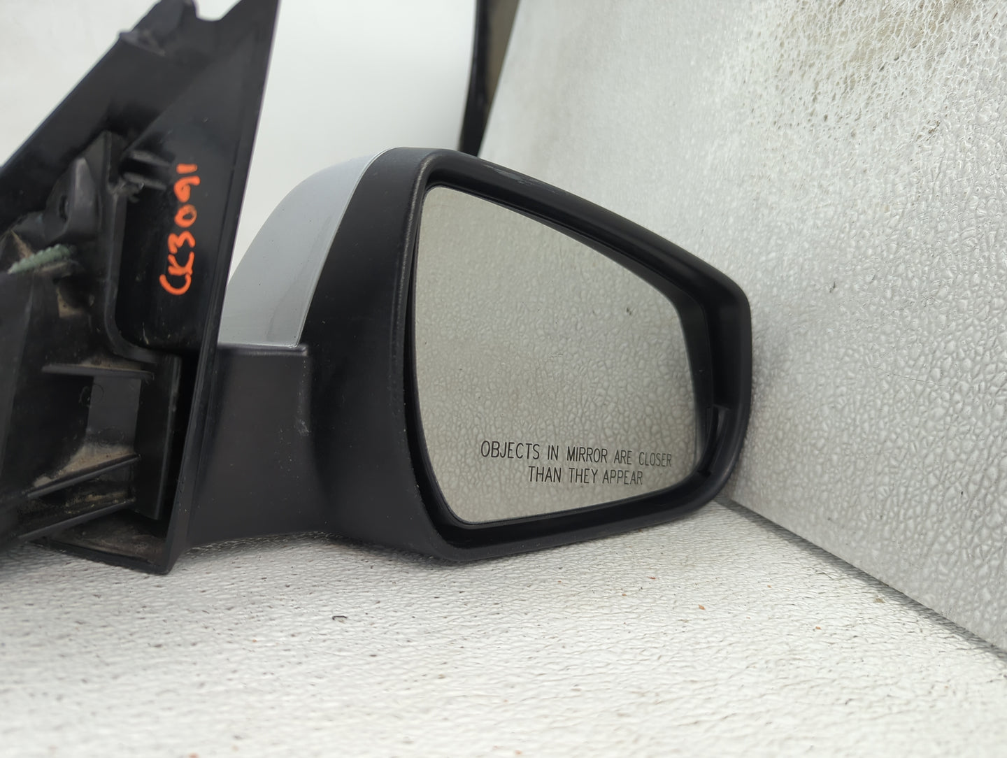 2014-2016 Chevrolet Malibu Passenger Side View Mirror - Right Door Mirror OEM Used - Oemusedautoparts1.com