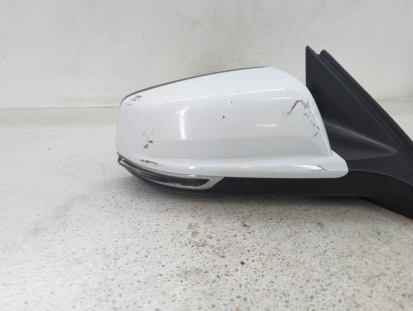 2014-2016 Chevrolet Malibu Passenger Side View Mirror - Right Door Mirror OEM Used - Oemusedautoparts1.com